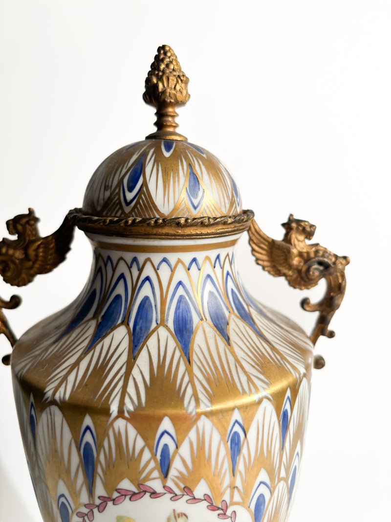 Vaso in Porcellana di Sevres e Bronzo Dipinto a Mano del 1800