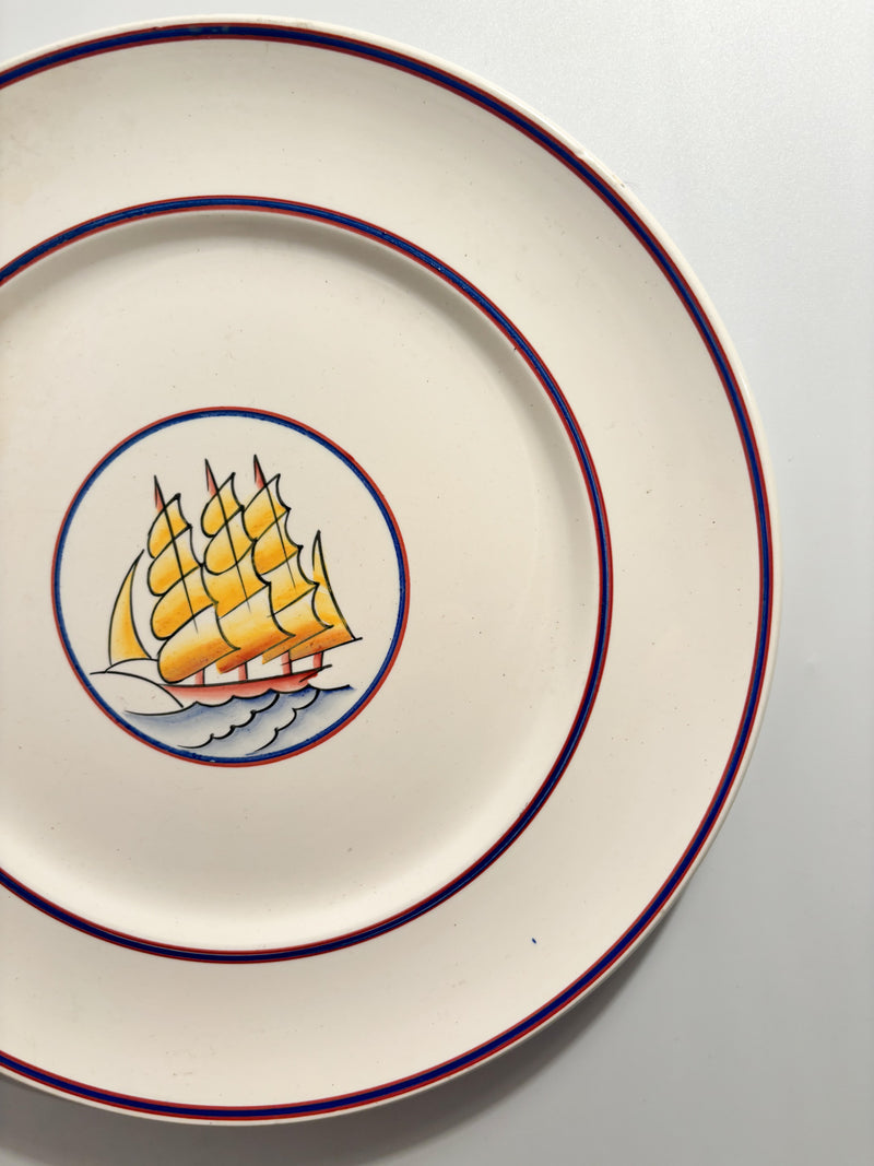 Porcelain Plate by Gio Ponti for Richard Ginori Velesca Collection 1920s