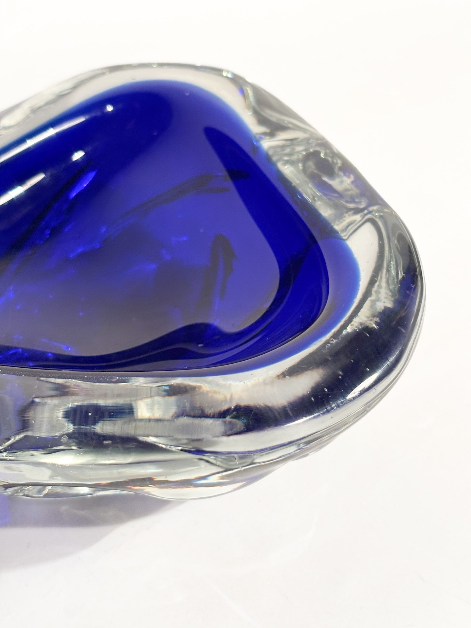 Posacenere a Forma Triangolare in Vetro di Murano Blu Anni 80