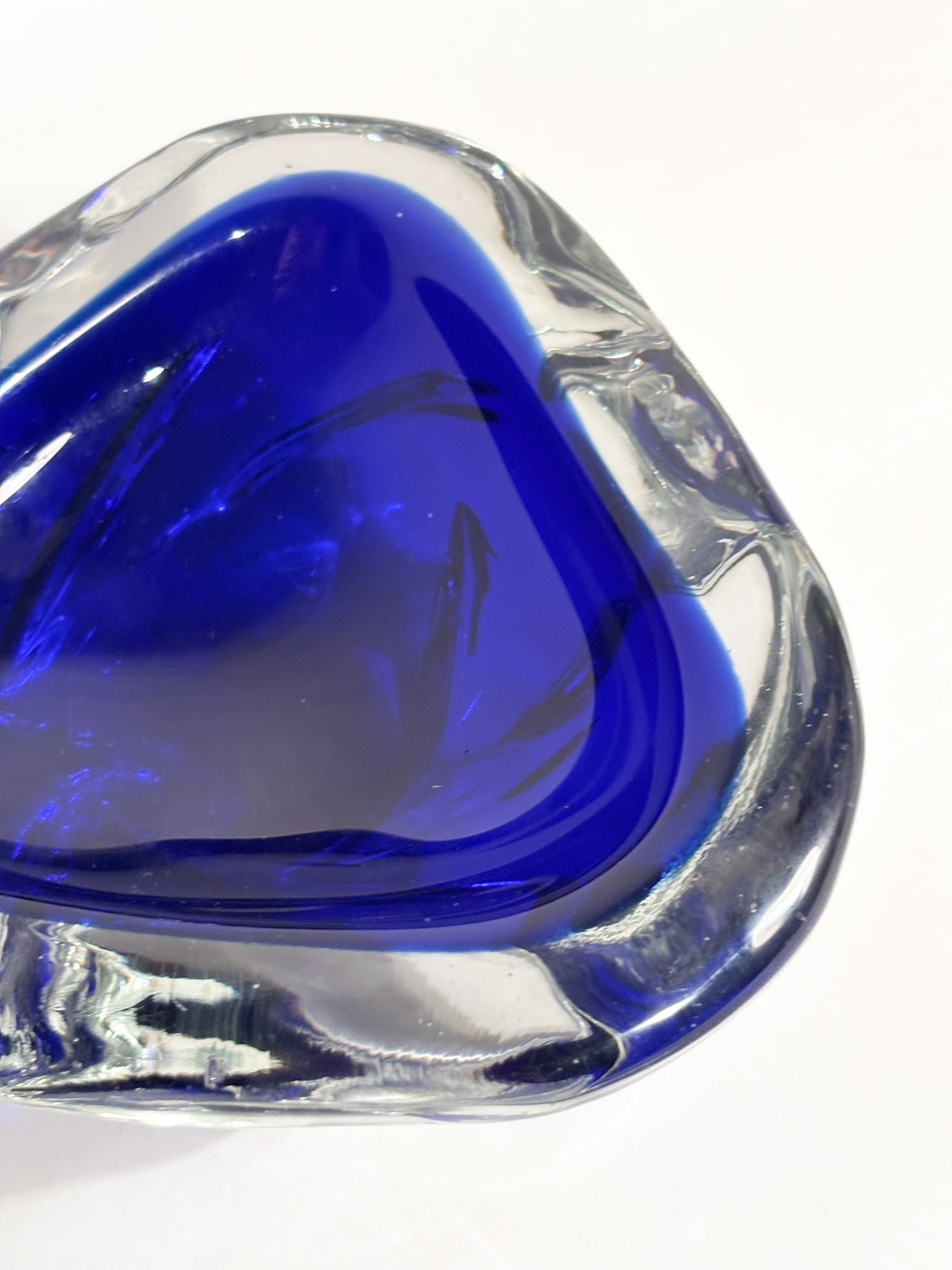 Posacenere a Forma Triangolare in Vetro di Murano Blu Anni 80
