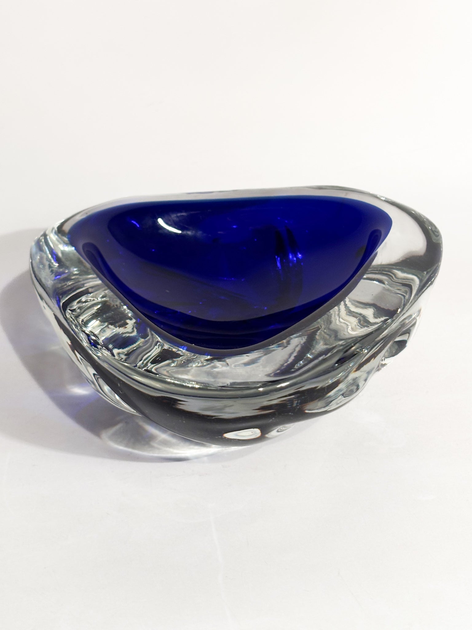 Posacenere a Forma Triangolare in Vetro di Murano Blu Anni 80