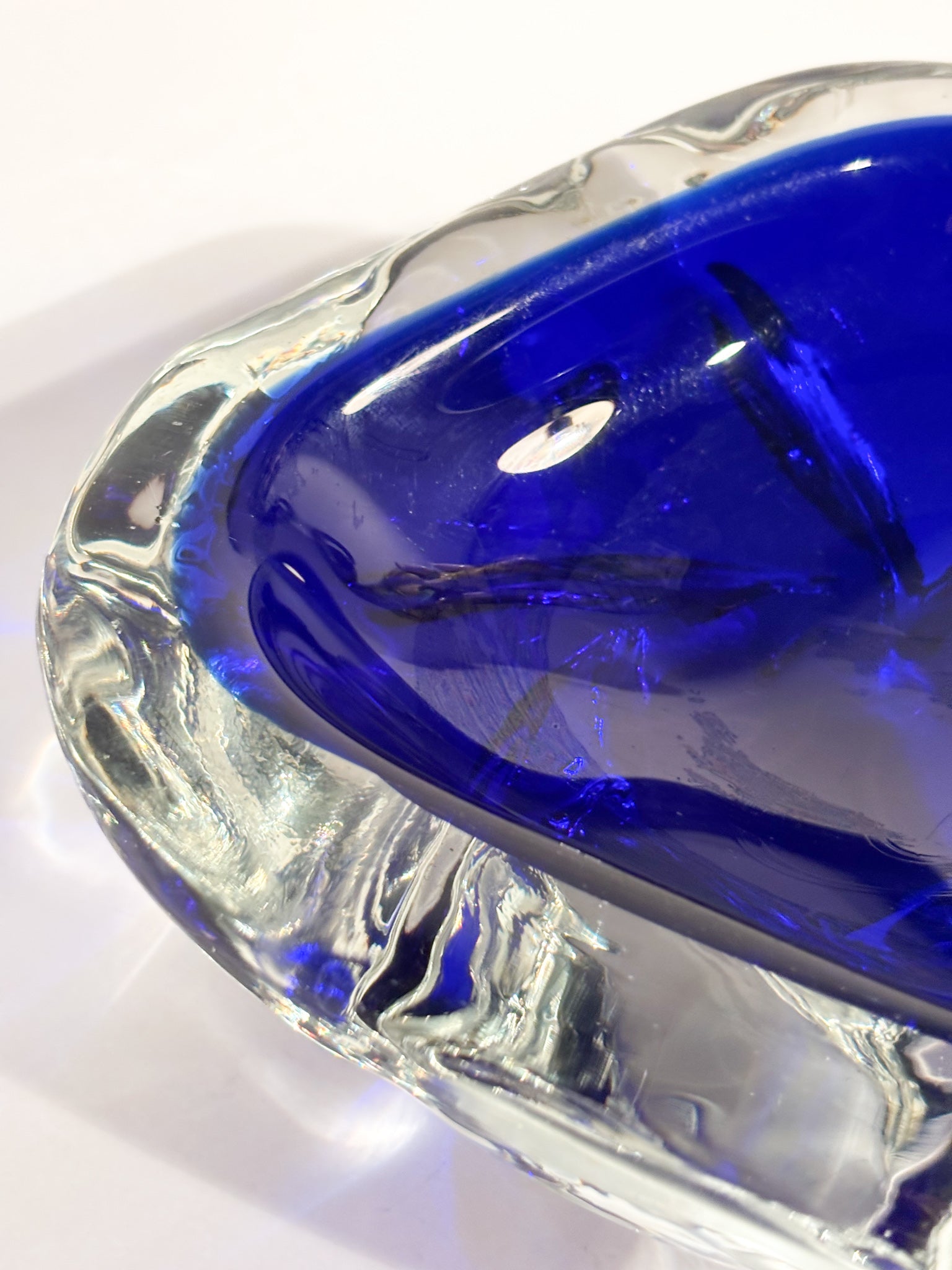 Posacenere a Forma Triangolare in Vetro di Murano Blu Anni 80