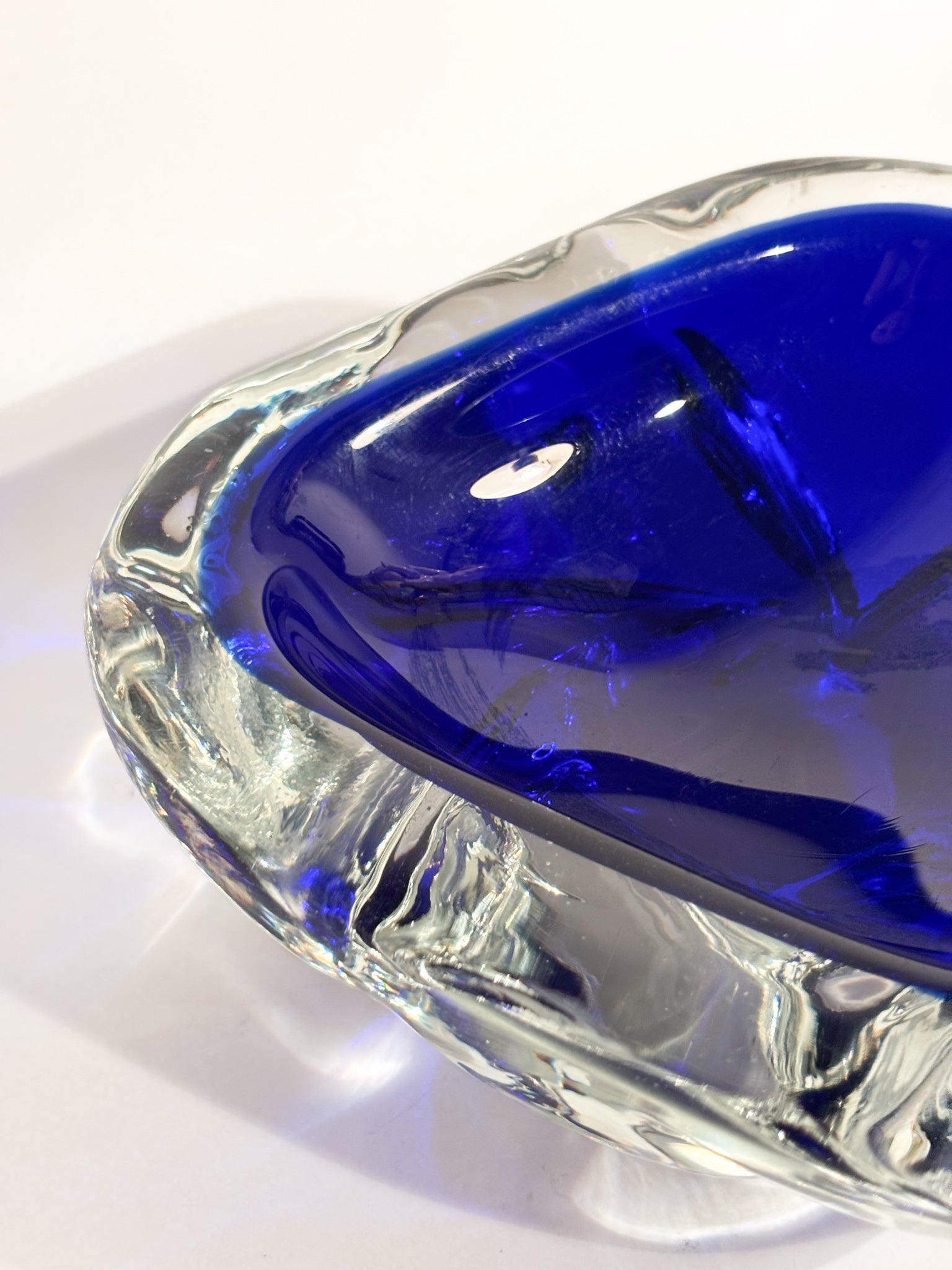 Posacenere a Forma Triangolare in Vetro di Murano Blu Anni 80