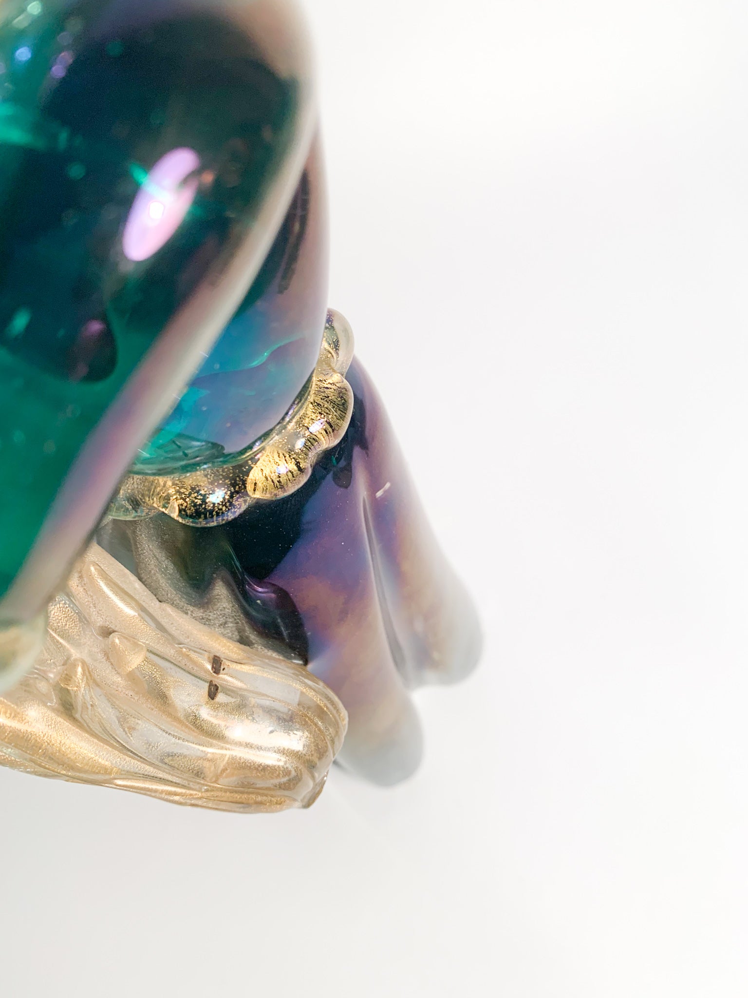 Scultura in Vetro di Murano Iridescente con Foglie d'Oro di Archimede Seguso Anni 40