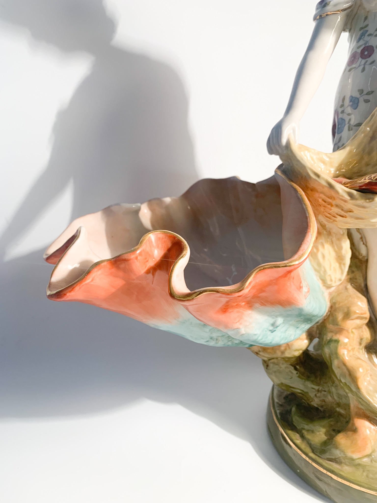 Scultura in Ceramica Francese di Dama con Cesti Anni 40