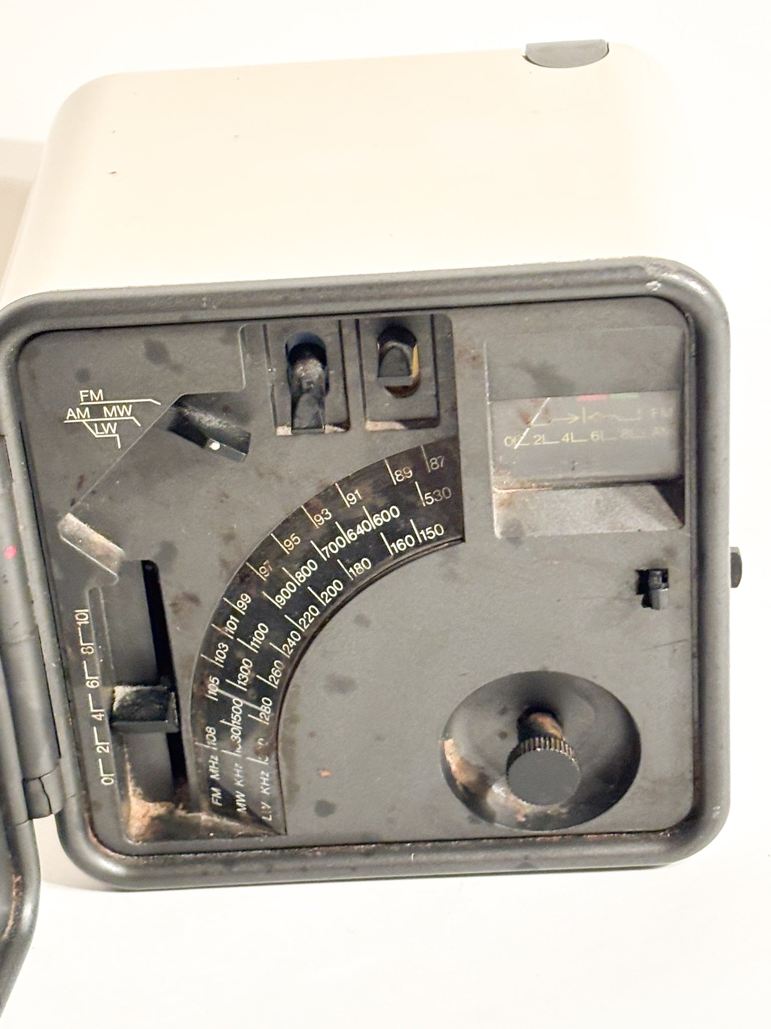 Brionvega Cube Radio TS 505a White Designed by Richard Sapper and Marco Zanuso 70s