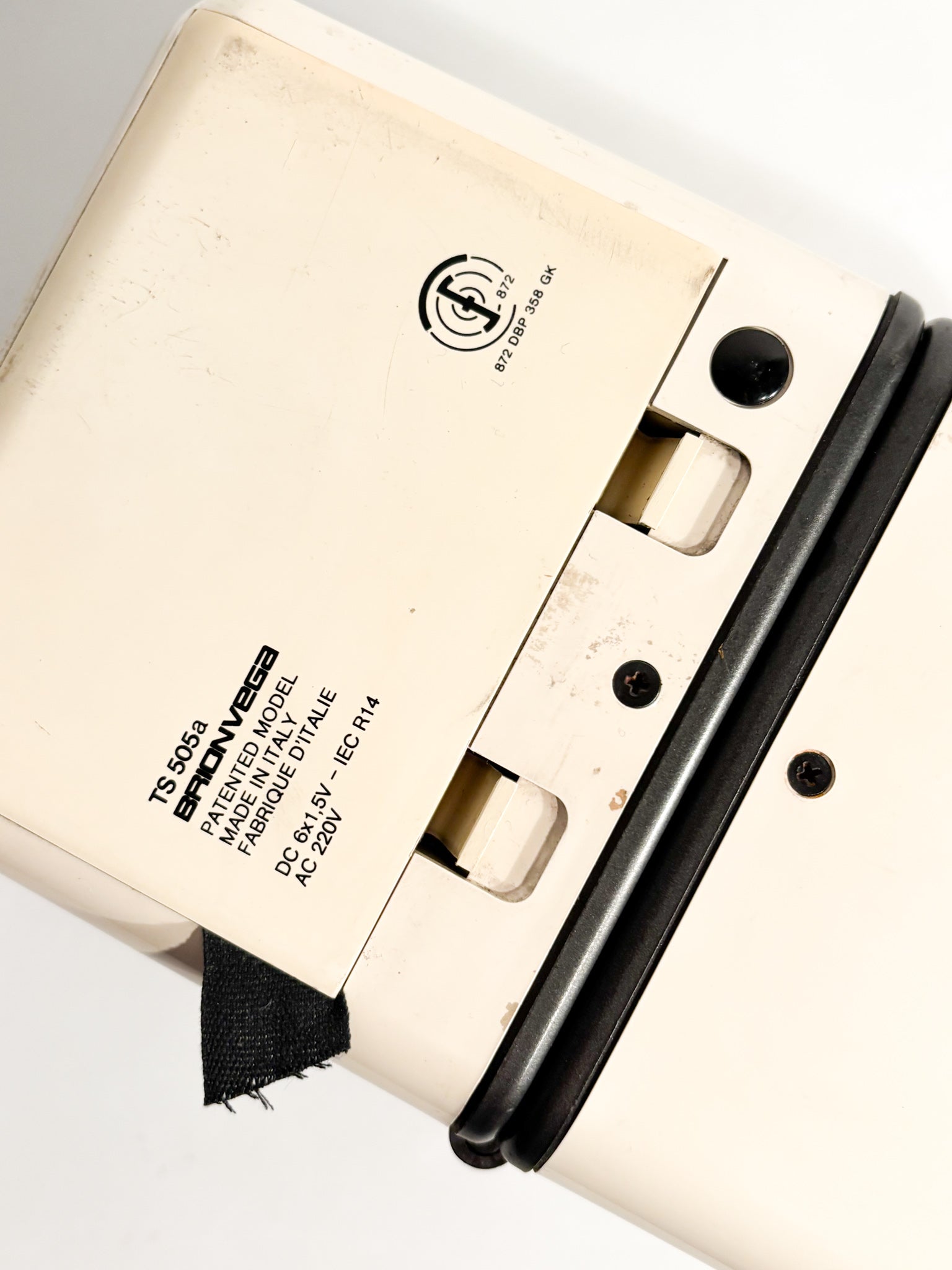 Brionvega Cube Radio TS 505a White Designed by Richard Sapper and Marco Zanuso 70s