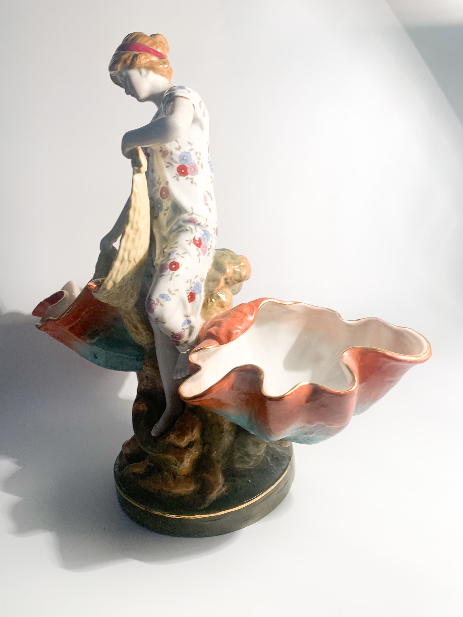 Scultura in Ceramica Francese di Dama con Cesti Anni 40