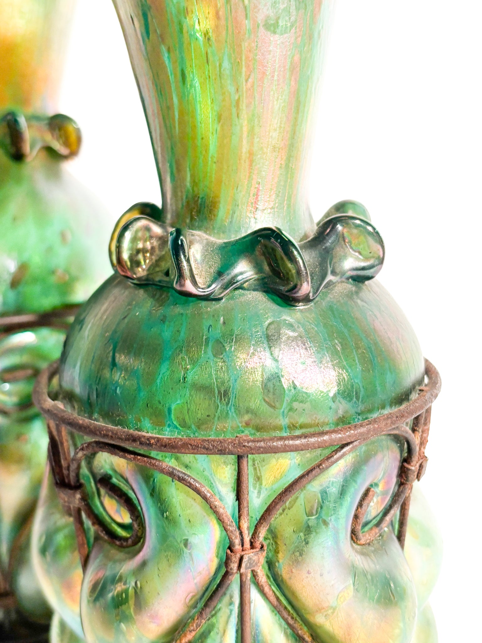 Coppia di Vasi in Vetro di Loetz e Ferro Battuto Anni 20