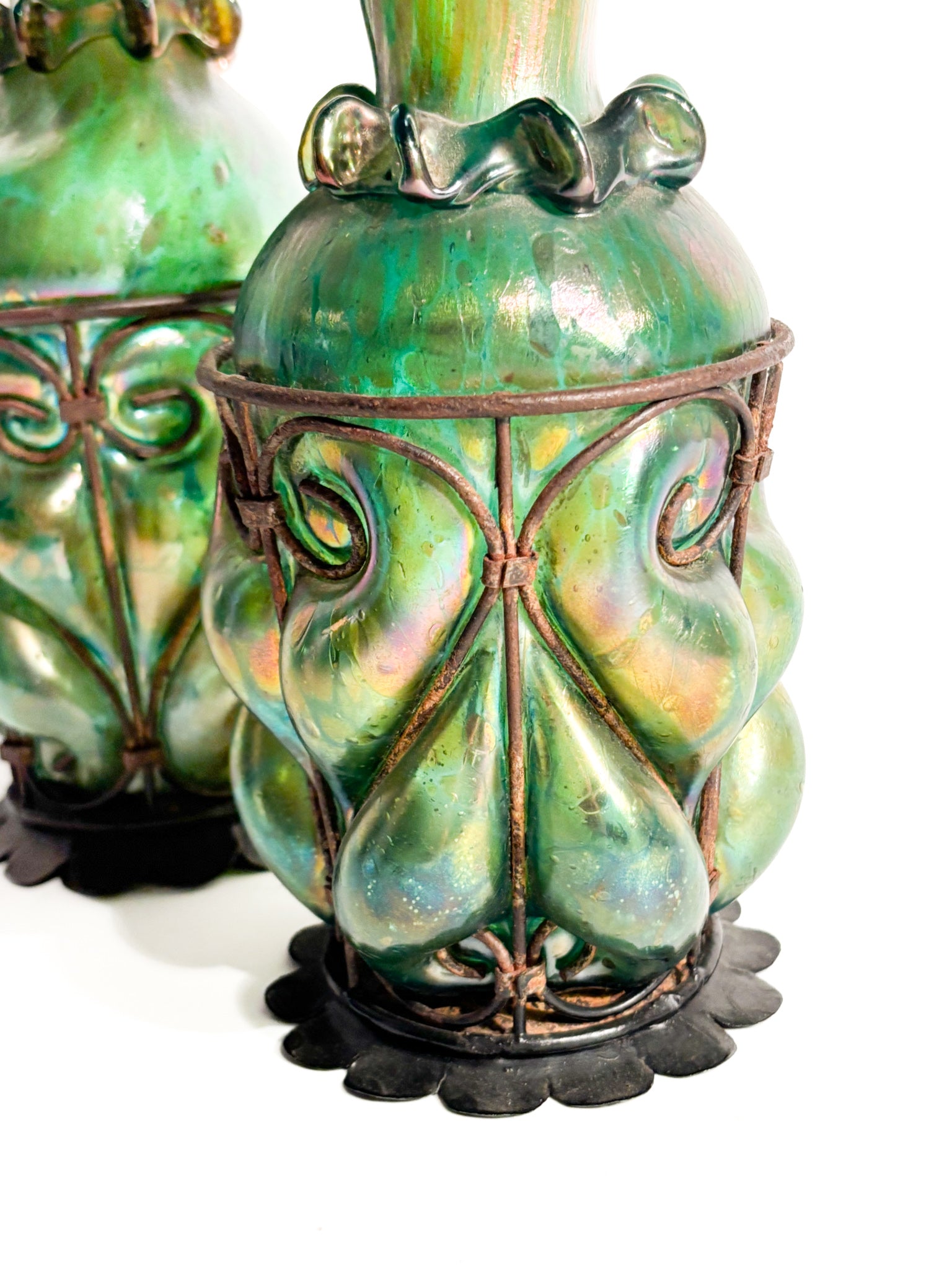 Coppia di Vasi in Vetro di Loetz e Ferro Battuto Anni 20