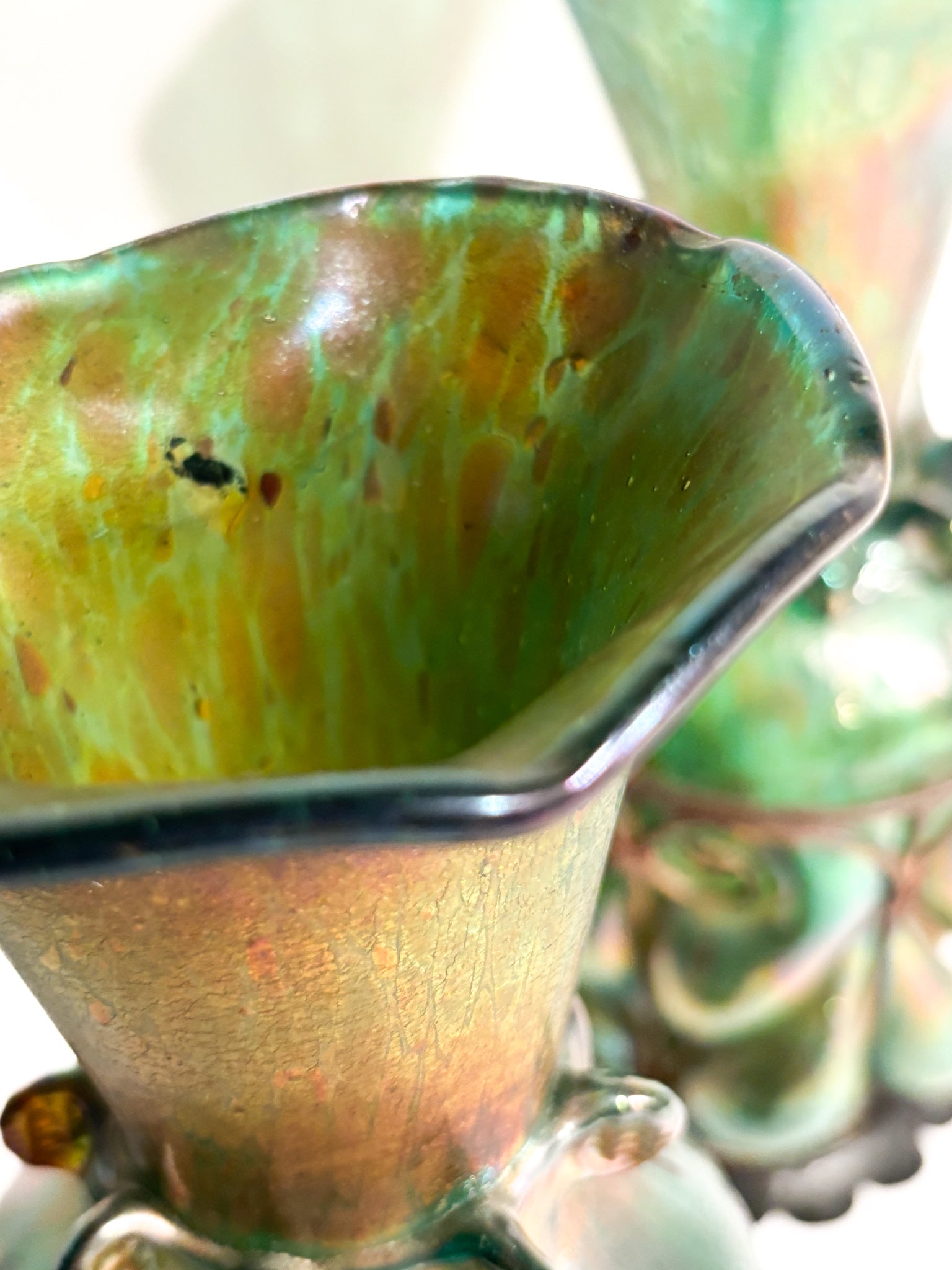 Coppia di Vasi in Vetro di Loetz e Ferro Battuto Anni 20