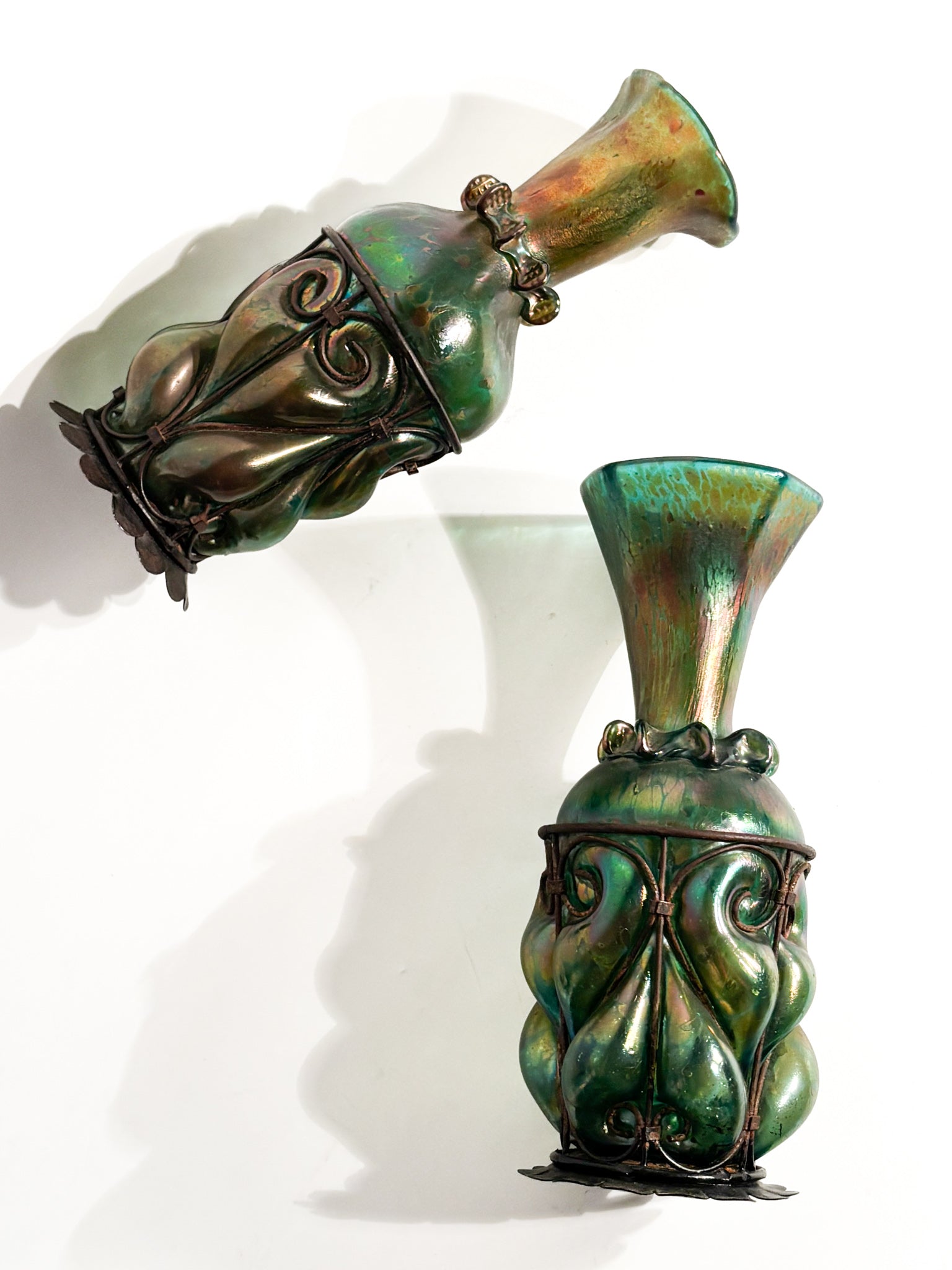 Coppia di Vasi in Vetro di Loetz e Ferro Battuto Anni 20