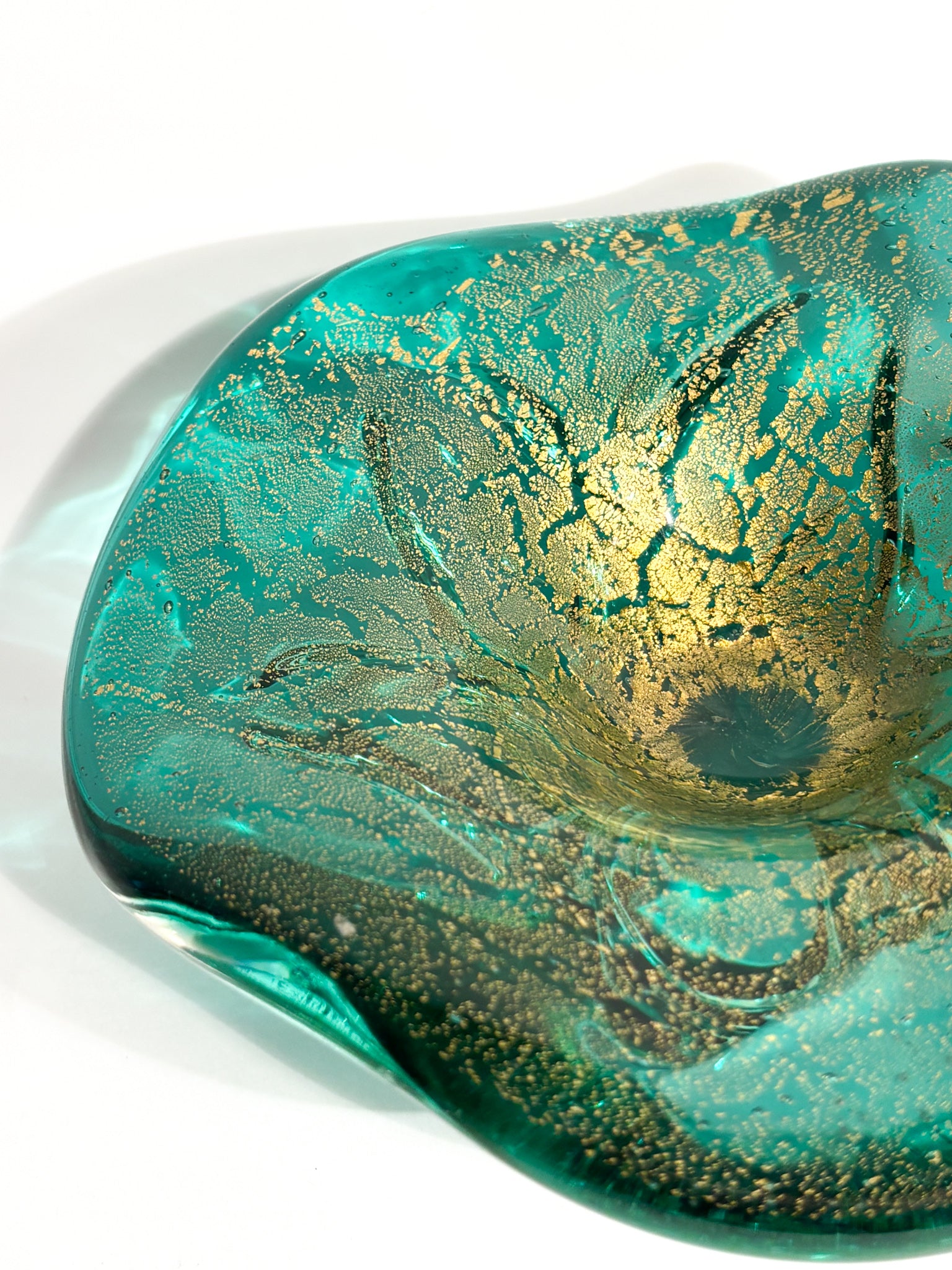 Decorative Bowl in Murano Glass Green and Gold Leaf 70s