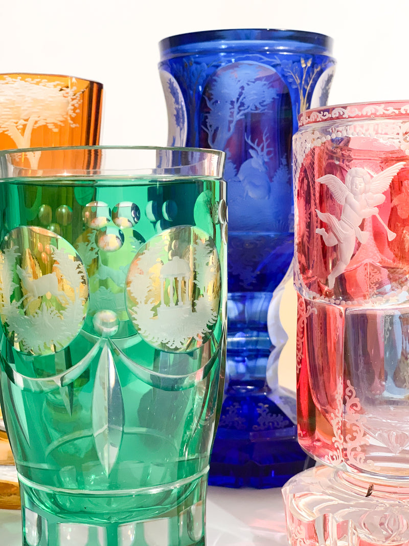 Bicchiere in Cristallo di Biedermeier Verde e Giallo Decorato ad Acido del 1800