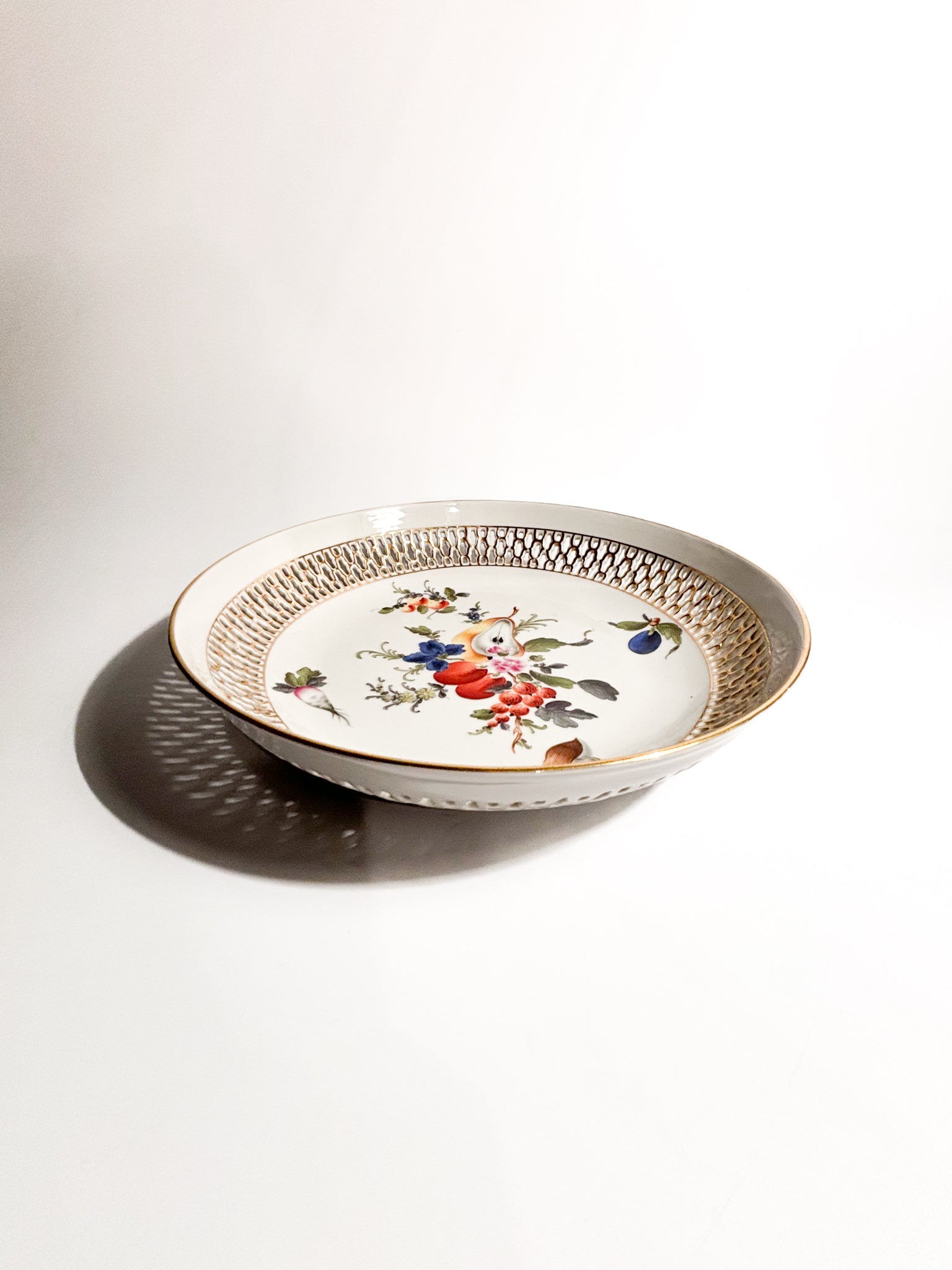 Herend Porcelain Centerpiece with Fruit Motif from the 1960s