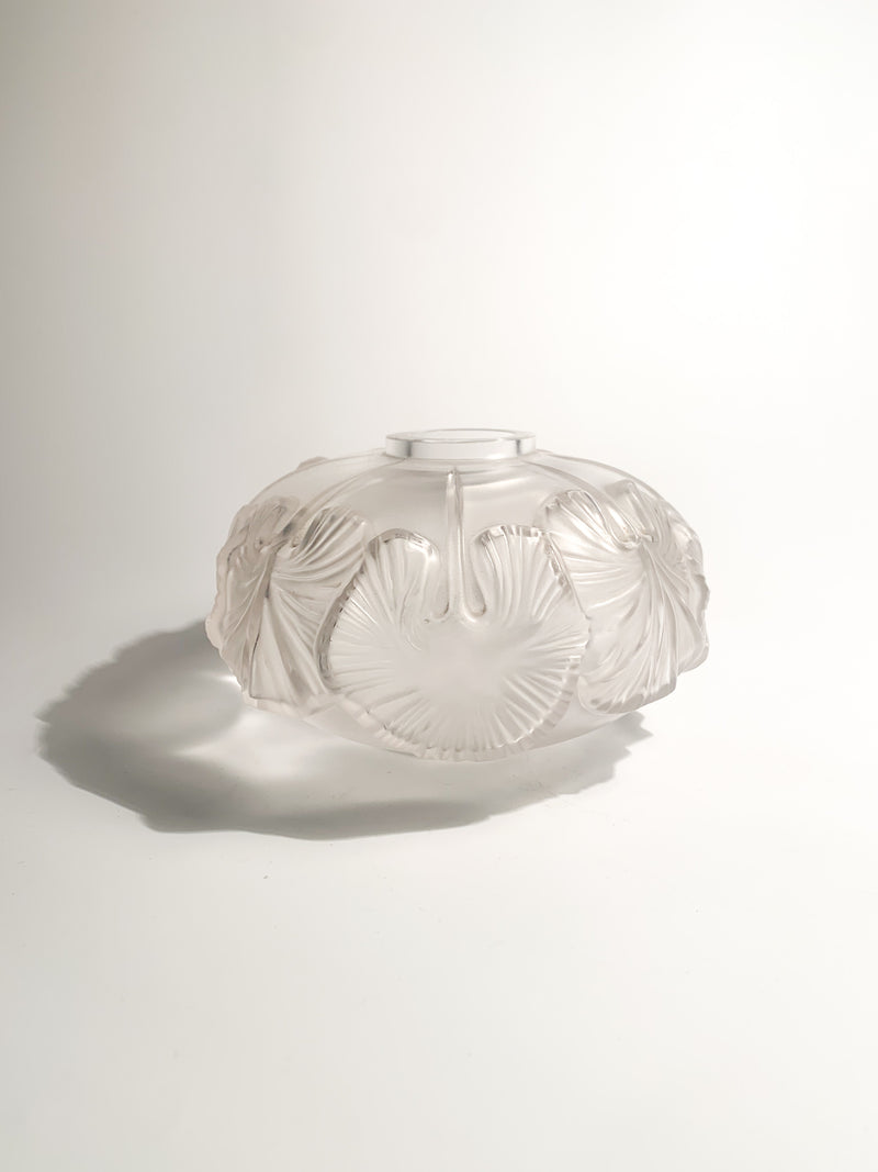 Single flower crystal vase by Lalique Feuilles from the 1950s