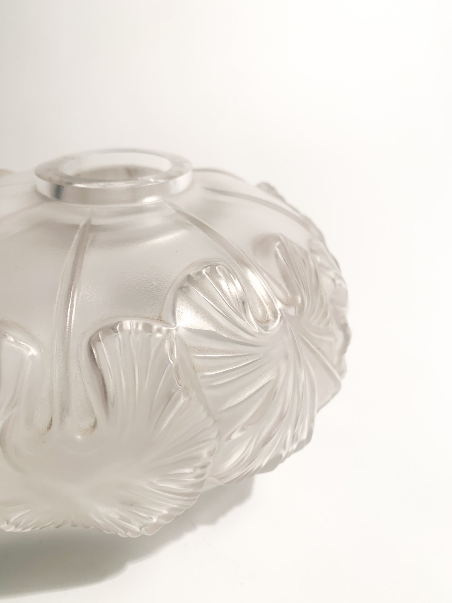 Vaso Monofiore in Cristallo di Lalique Feuilles Anni 50