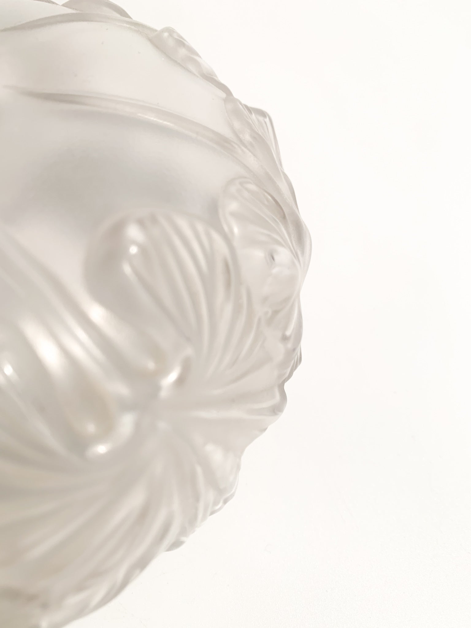 Vaso Monofiore in Cristallo di Lalique Feuilles Anni 50