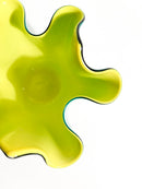 Vaso Fazzoletto di Venini in Vetro di Murano Verde con Interno Giallo Anni 90