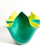 Vaso Fazzoletto di Venini in Vetro di Murano Verde con Interno Giallo Anni 90