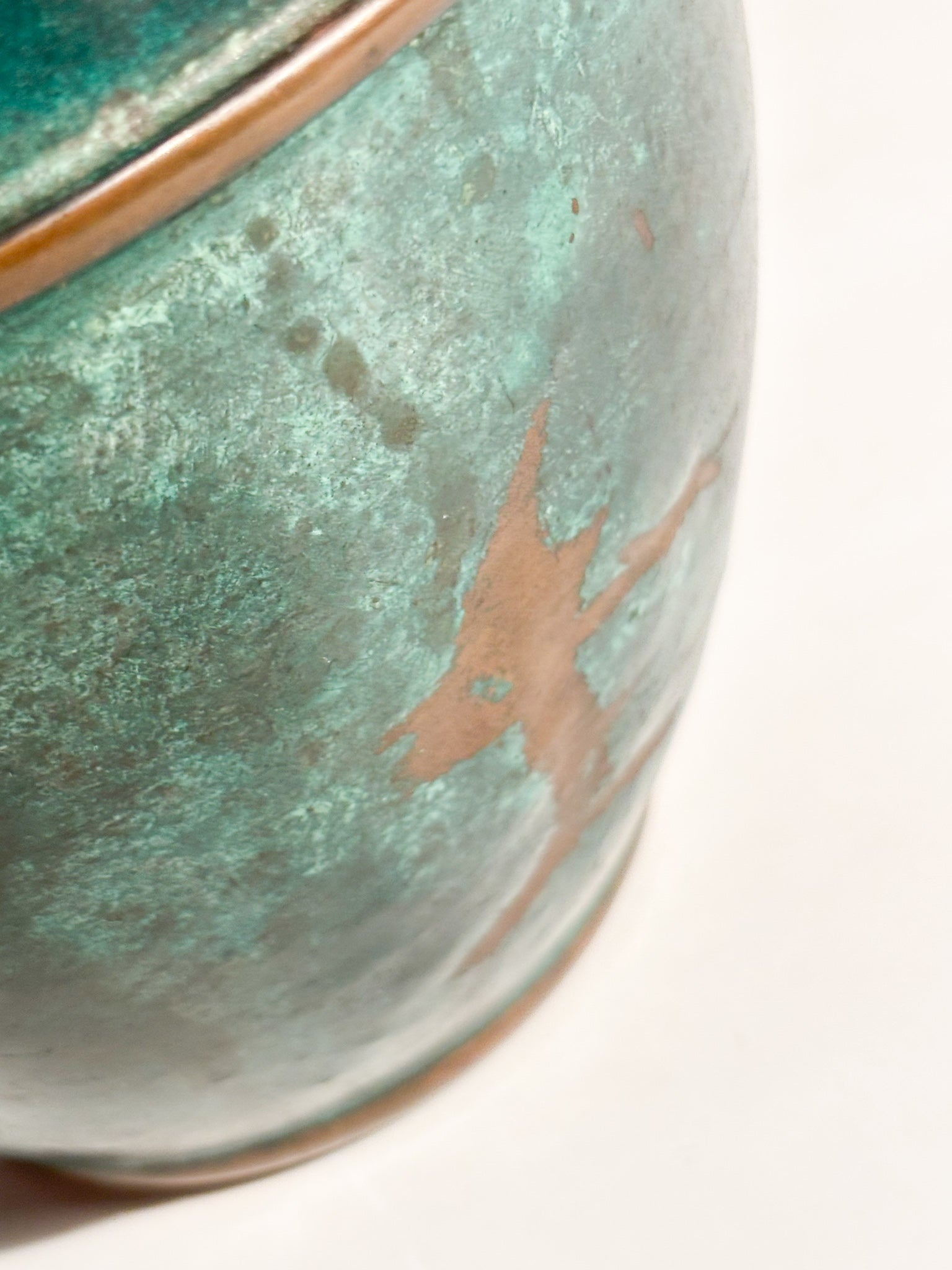 Vaso Ansato in Rame Verde Smaltato Anni 30