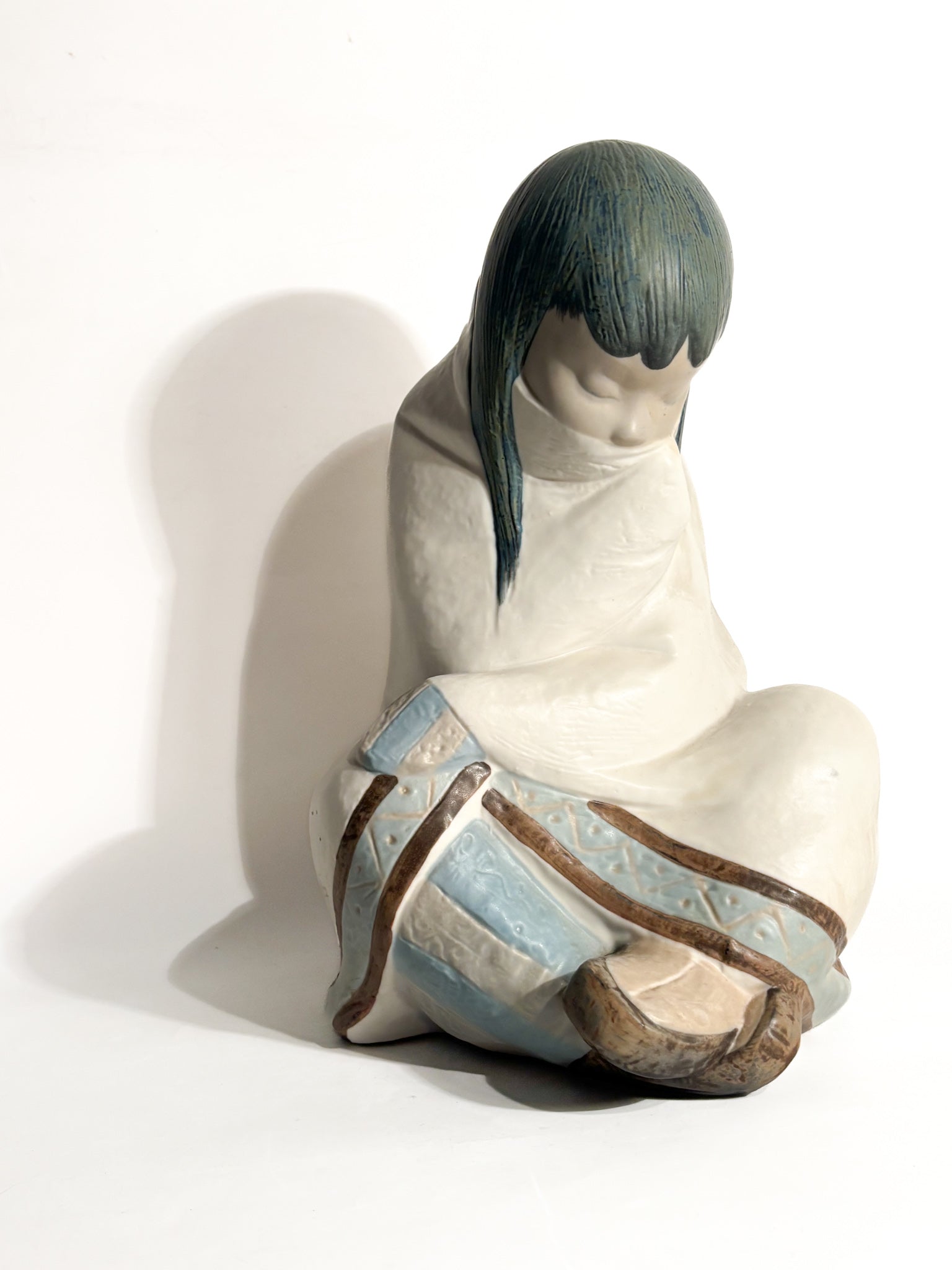 Scultura di Eschimese in Gres di Juan Huerta per Lladró Anni 90