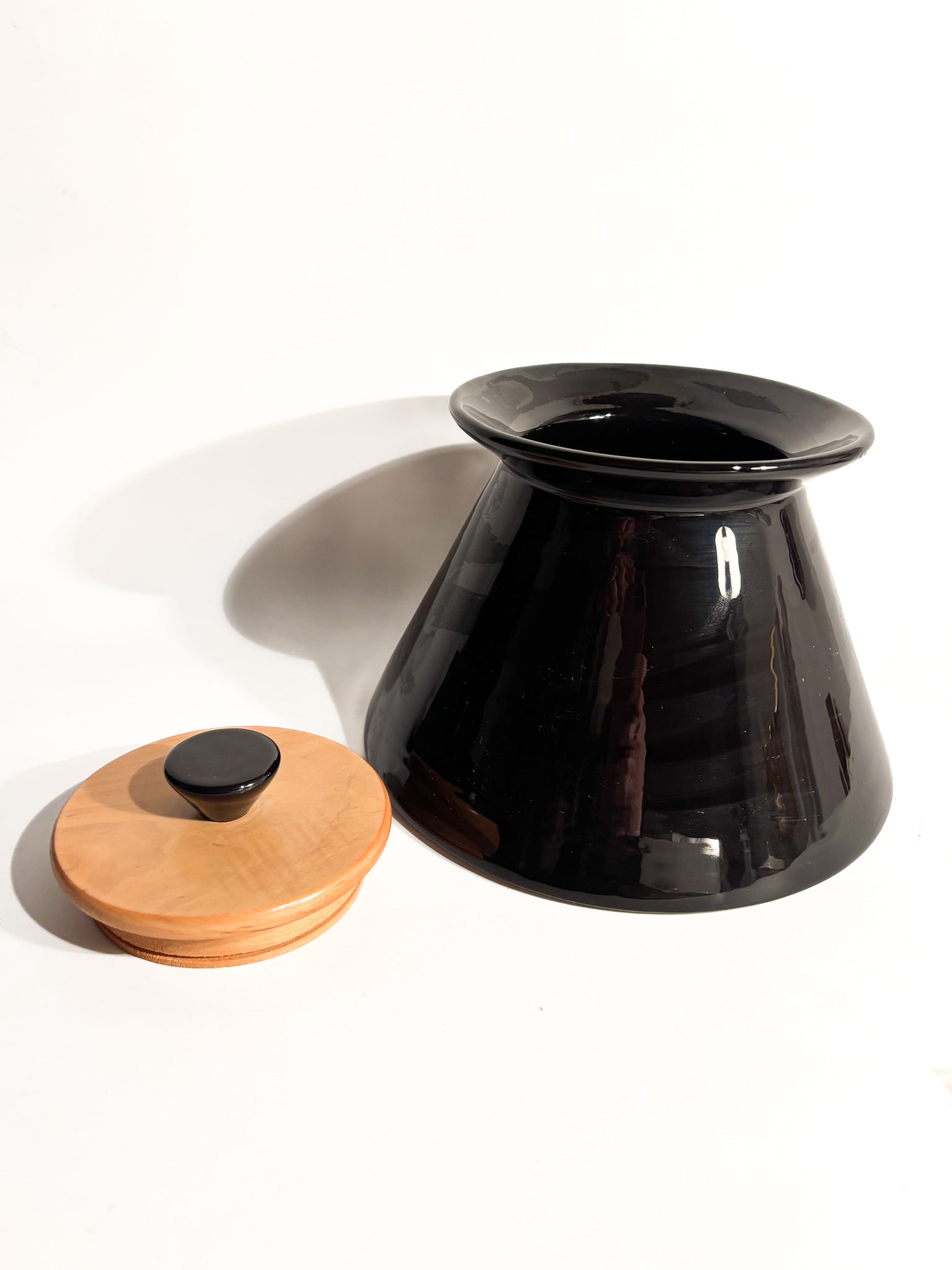 Vaso Biscottiera in Ceramica Nera e Legno di Rometti Anni 60