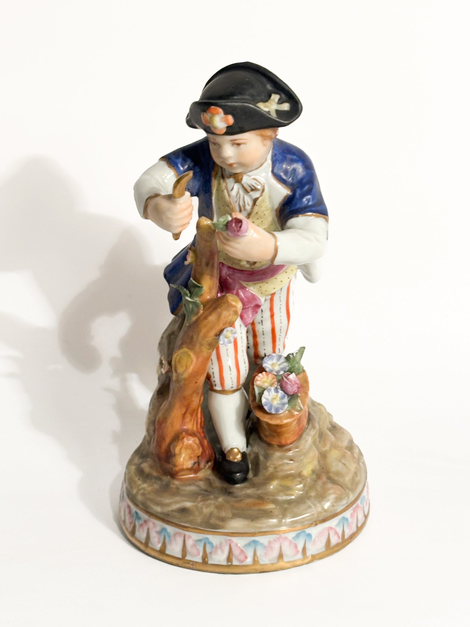 Statuina di Giovane in Porcellana di Capodimonte Anni 40