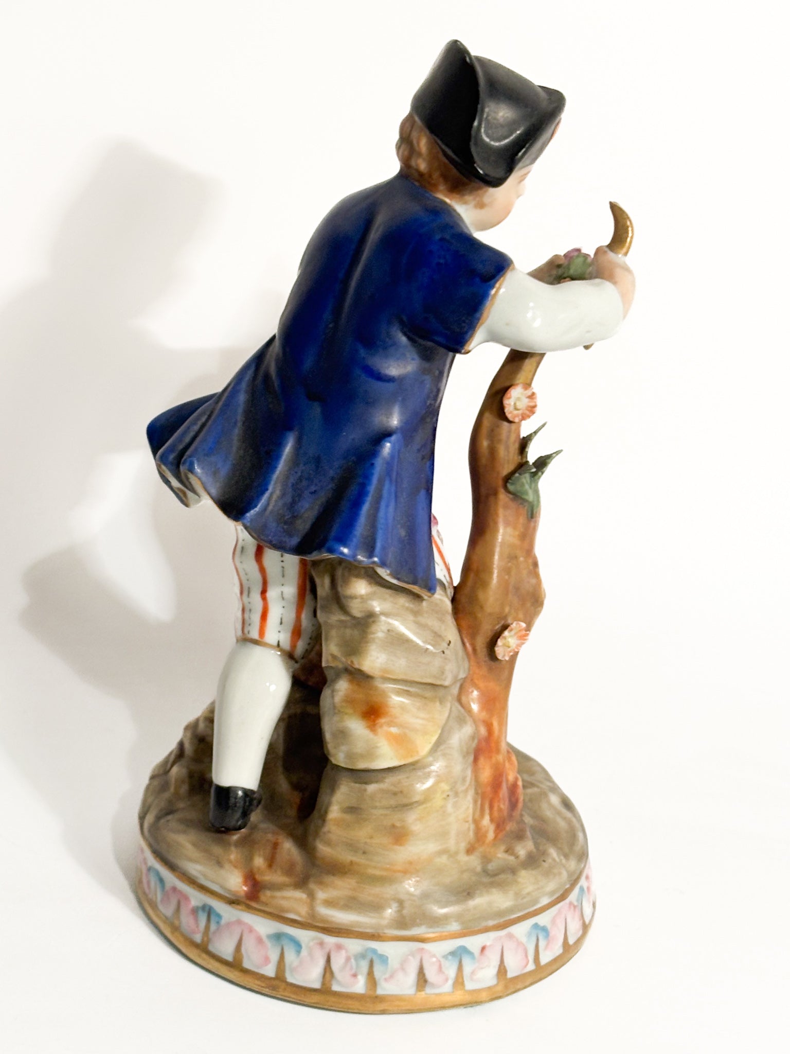 Statuina di Giovane in Porcellana di Capodimonte Anni 40