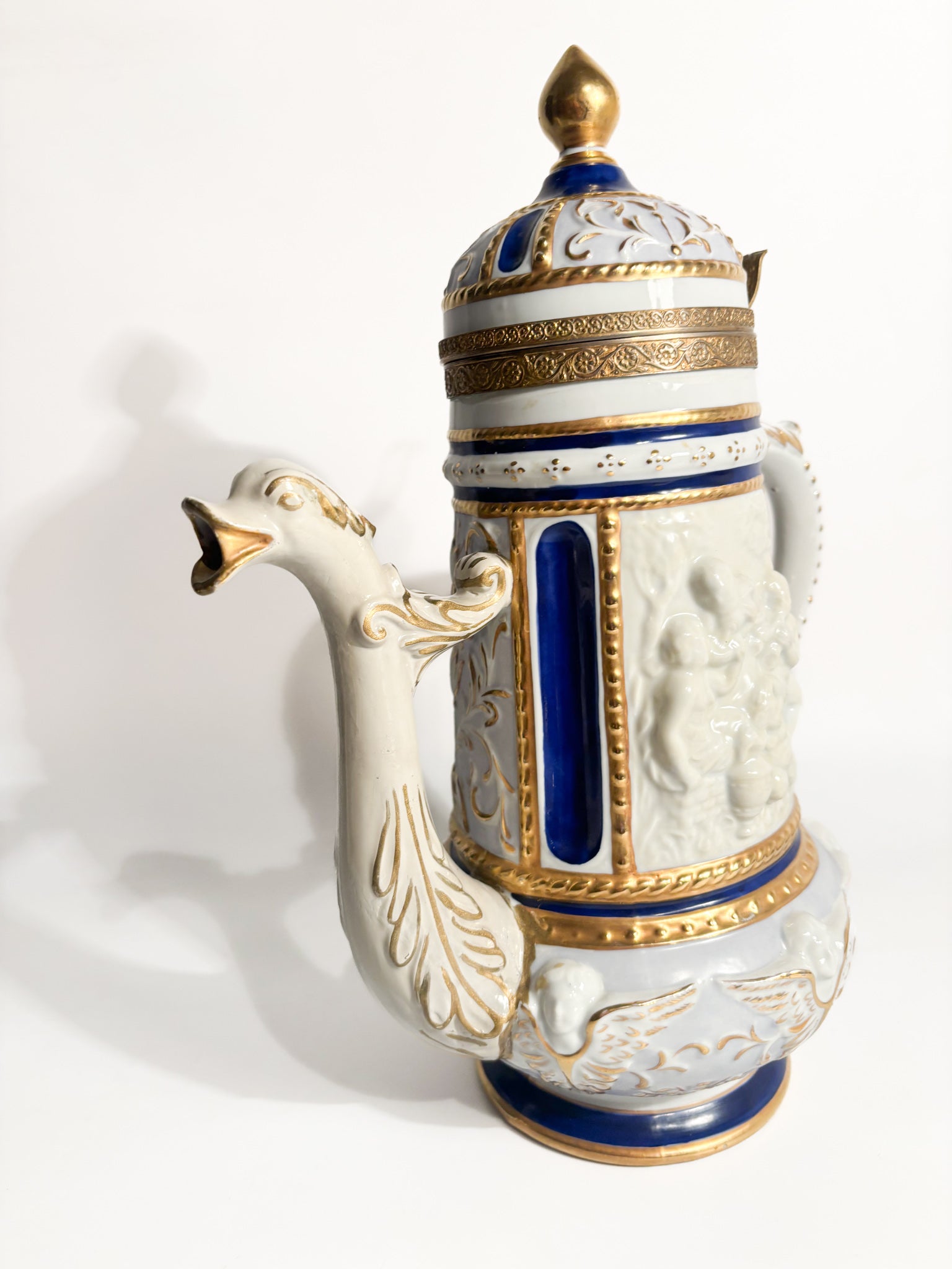 Teapot in Capodimonte Porcelain, Bronze and Fine 1800 Zecchino Gold