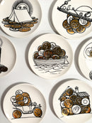 Set di Otto Sottobicchieri Fornasetti Decorazione 'Monete' per Banca Unione Milano Anni 60