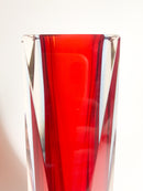 Vaso Geometrico in Vetro di Murano Rosso e Azzurro Attribuito a Flavio Poli Anni 60