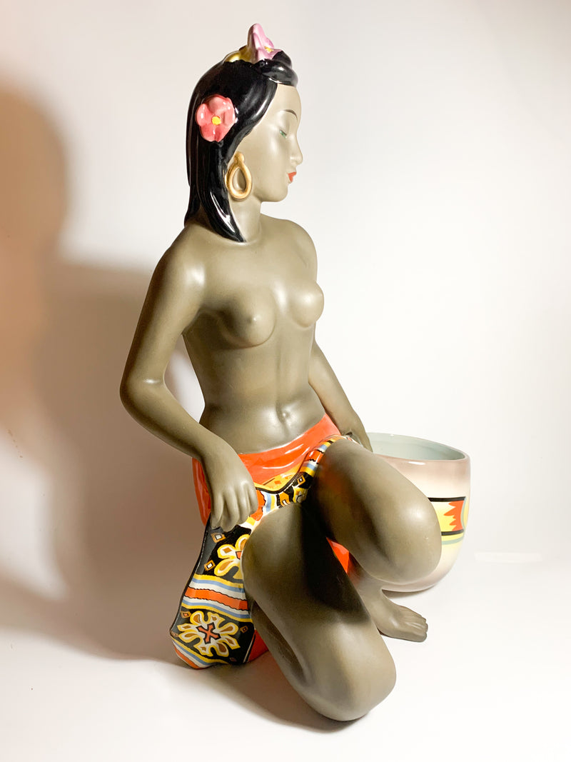 Sculpture of Ethnic Lady of C.I.A. Manna Turin 50s