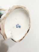 Statuina in Porcellana Policroma Sitzendorf di Venditore di Conigli del 1800