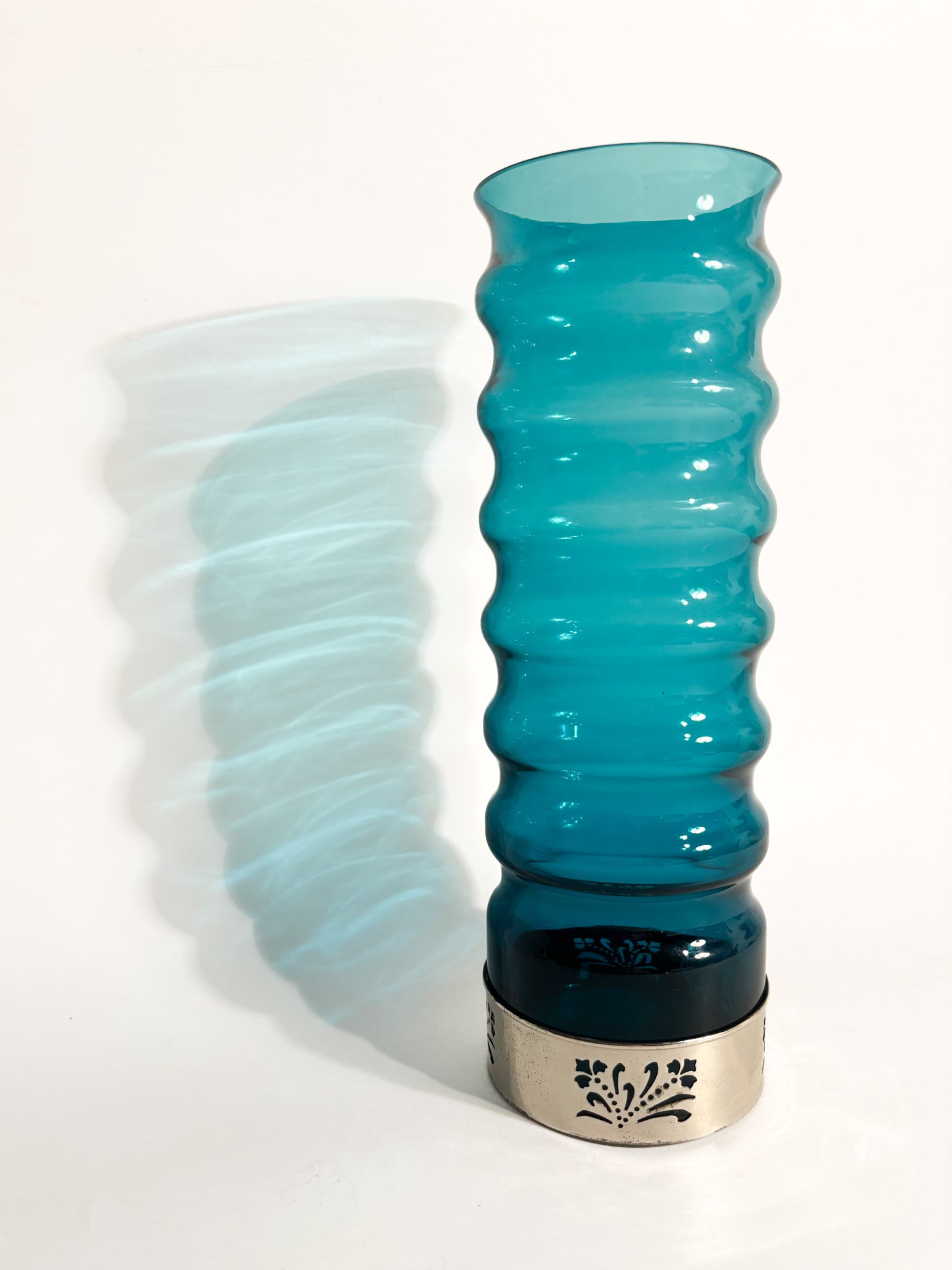 Vaso Cilindrico in Vetro Azzurro e Metallo Argentato Anni 70