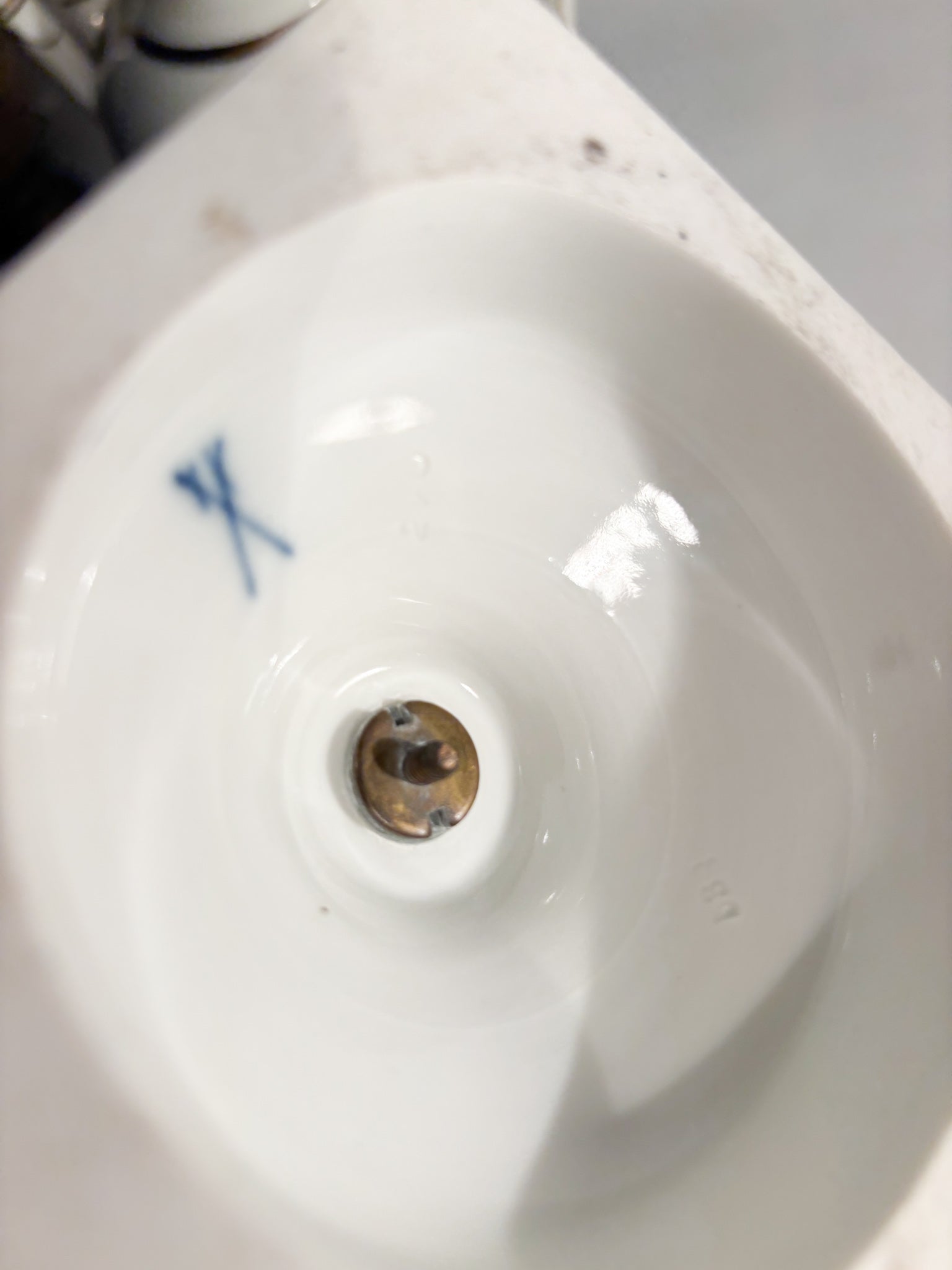 Pair of Amphora Vases in Meissen Porcelain Red Rose Early 1900s