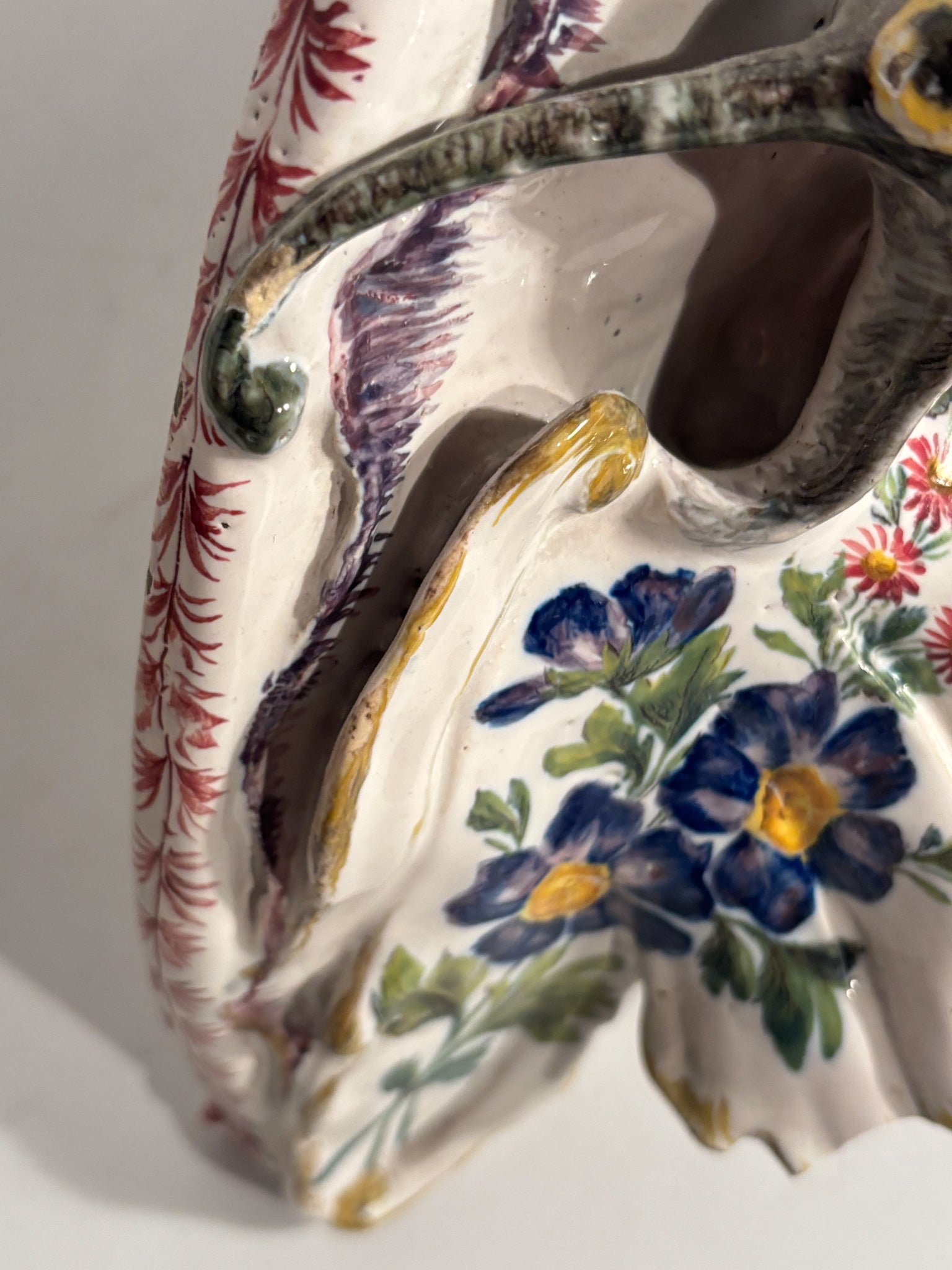 GBV Nove Ceramic Shelf with Hand-Painted Fair XIX Century