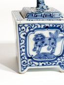 Piccola Potiche in Porcellana Cinese Dipinta a Mano Anni 50