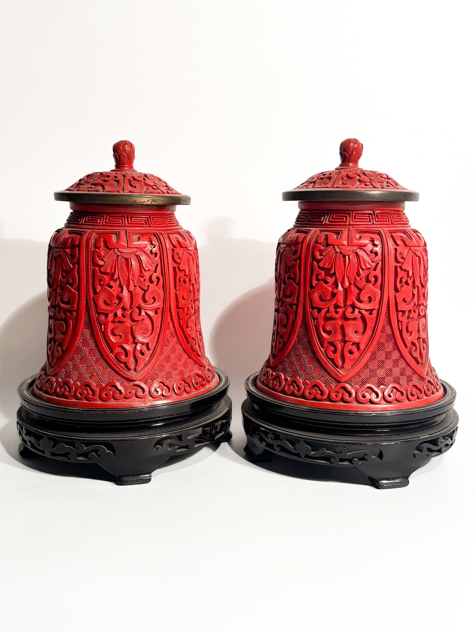 Pair of Chinese Tibor Vases in Hand-Carved Lacquer 20th Century
