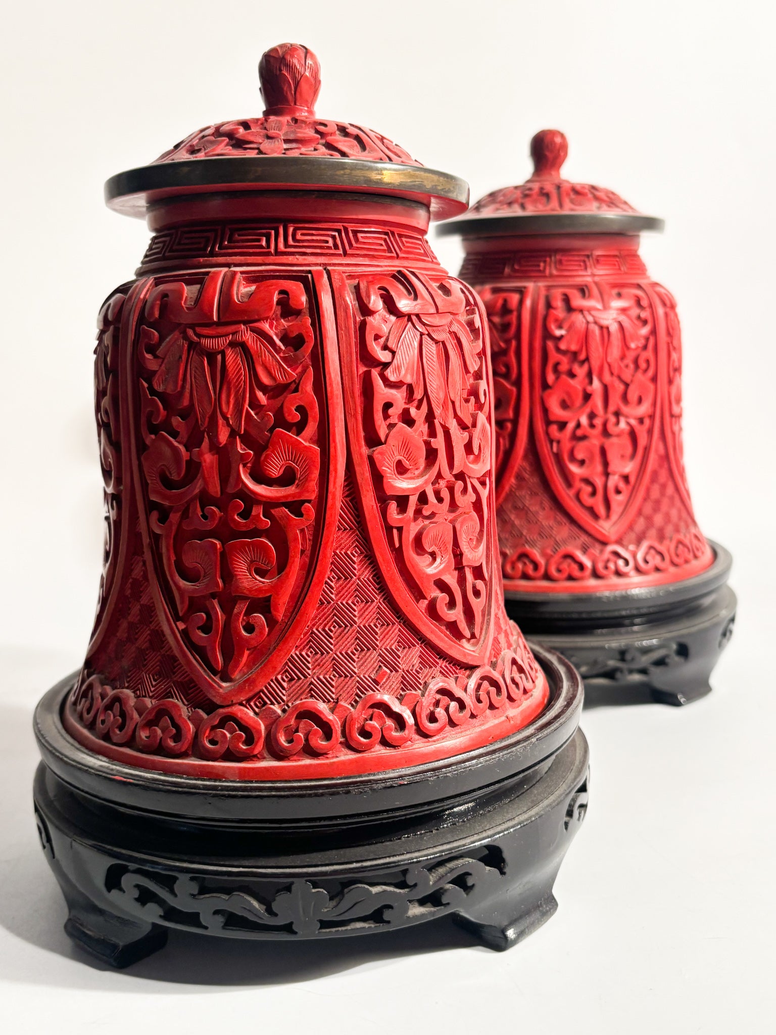 Pair of Chinese Tibor Vases in Hand-Carved Lacquer 20th Century
