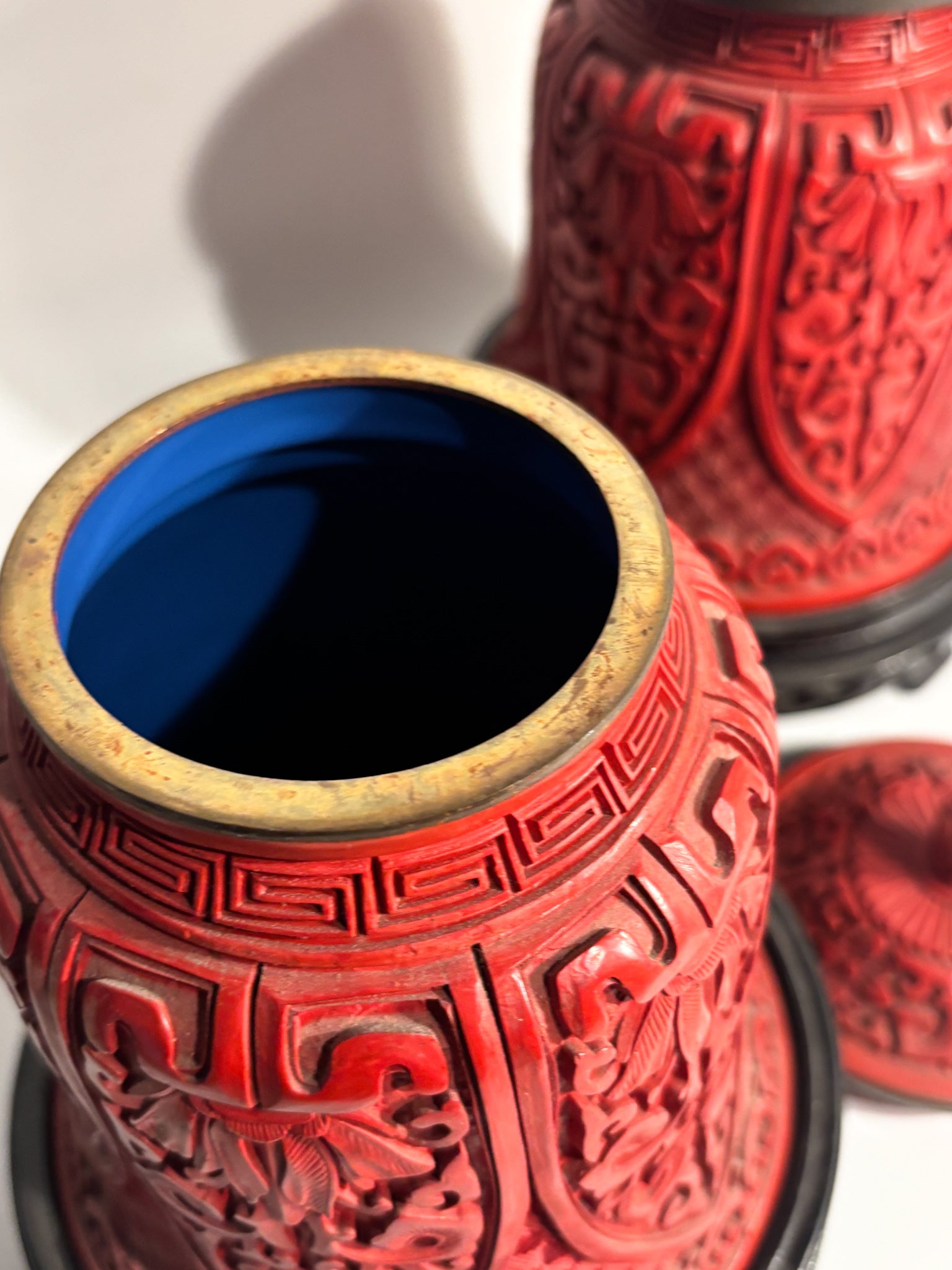 Pair of Chinese Tibor Vases in Hand-Carved Lacquer 20th Century