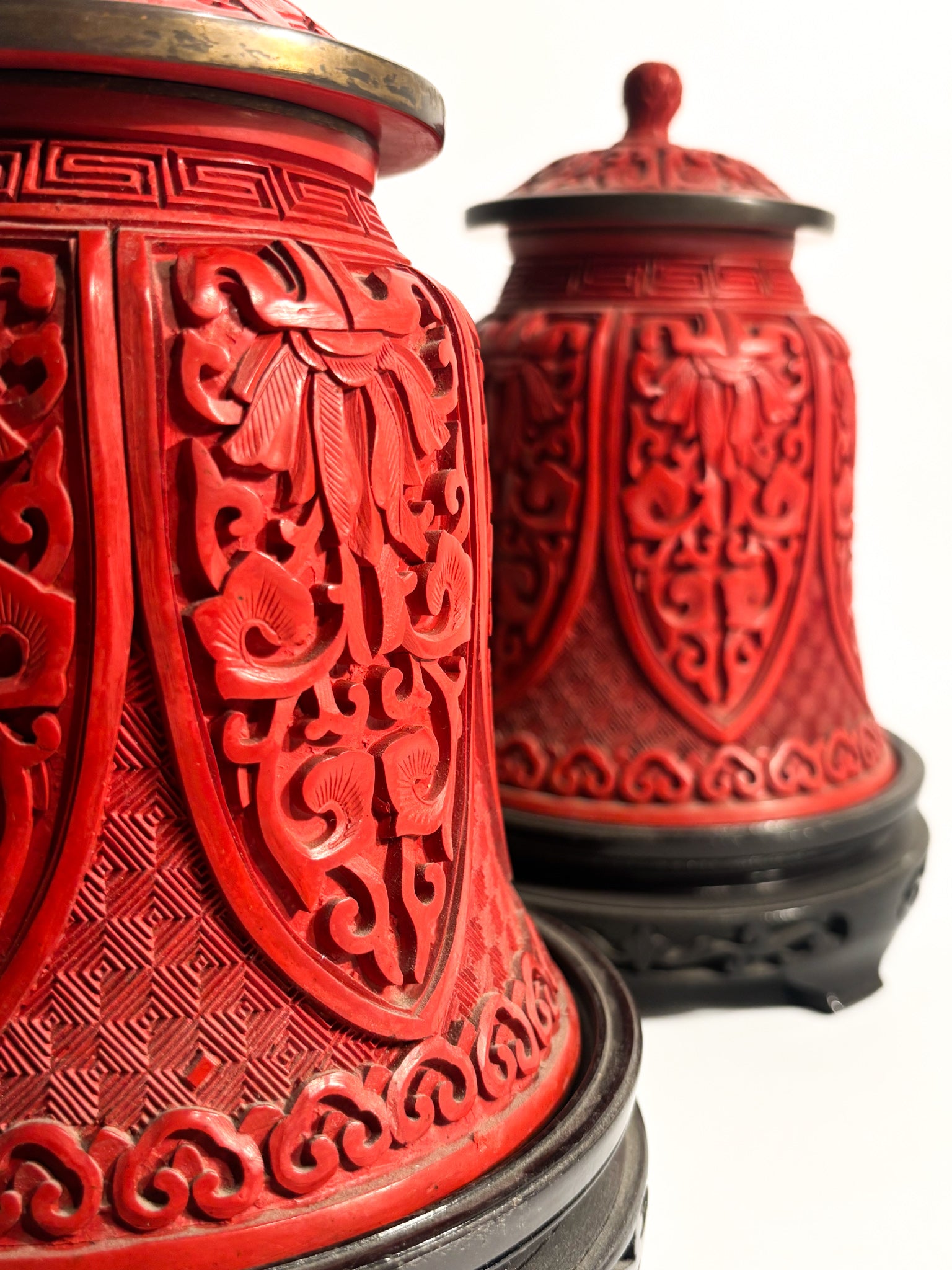 Pair of Chinese Tibor Vases in Hand-Carved Lacquer 20th Century