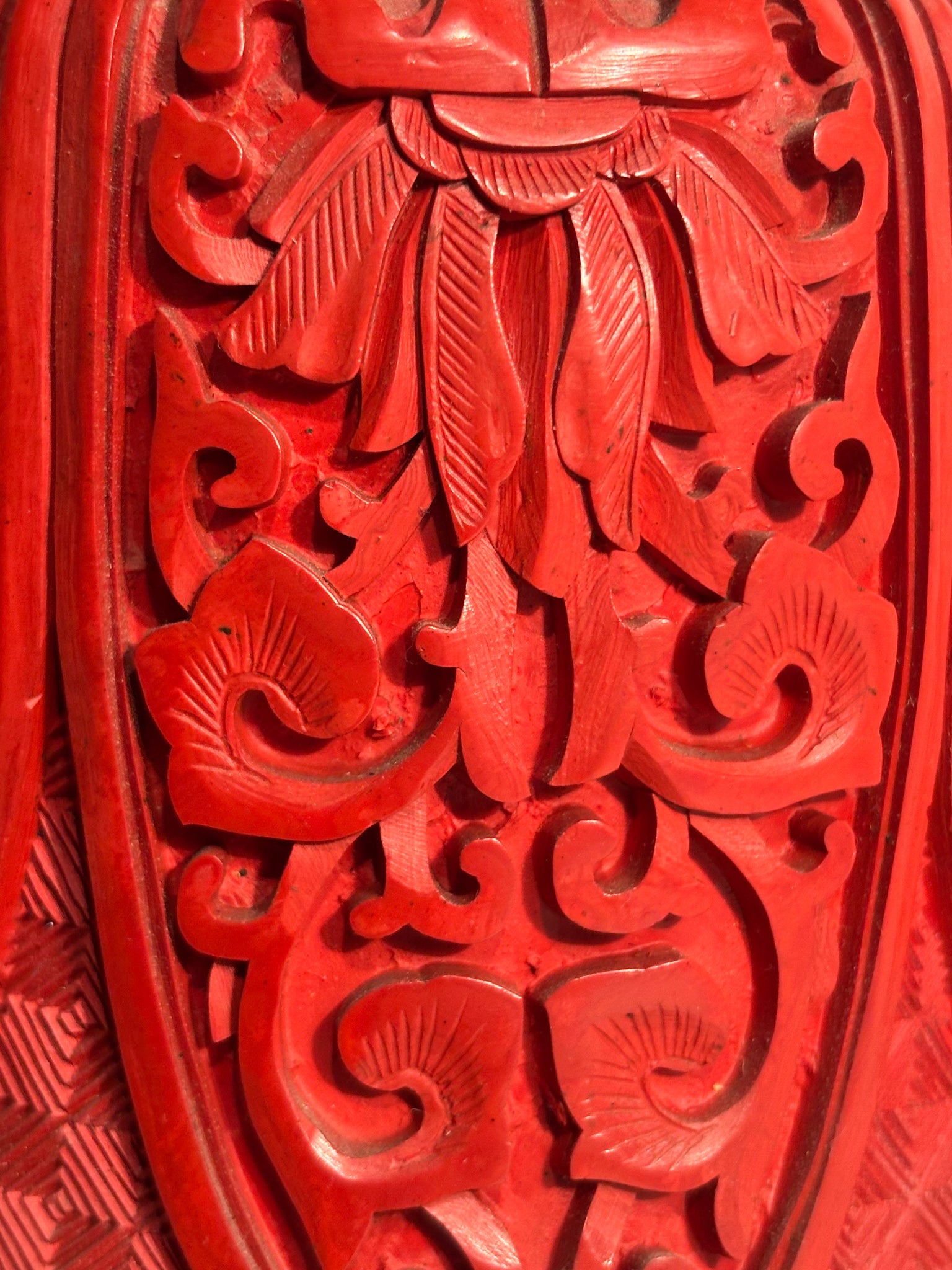 Pair of Chinese Tibor Vases in Hand-Carved Lacquer 20th Century