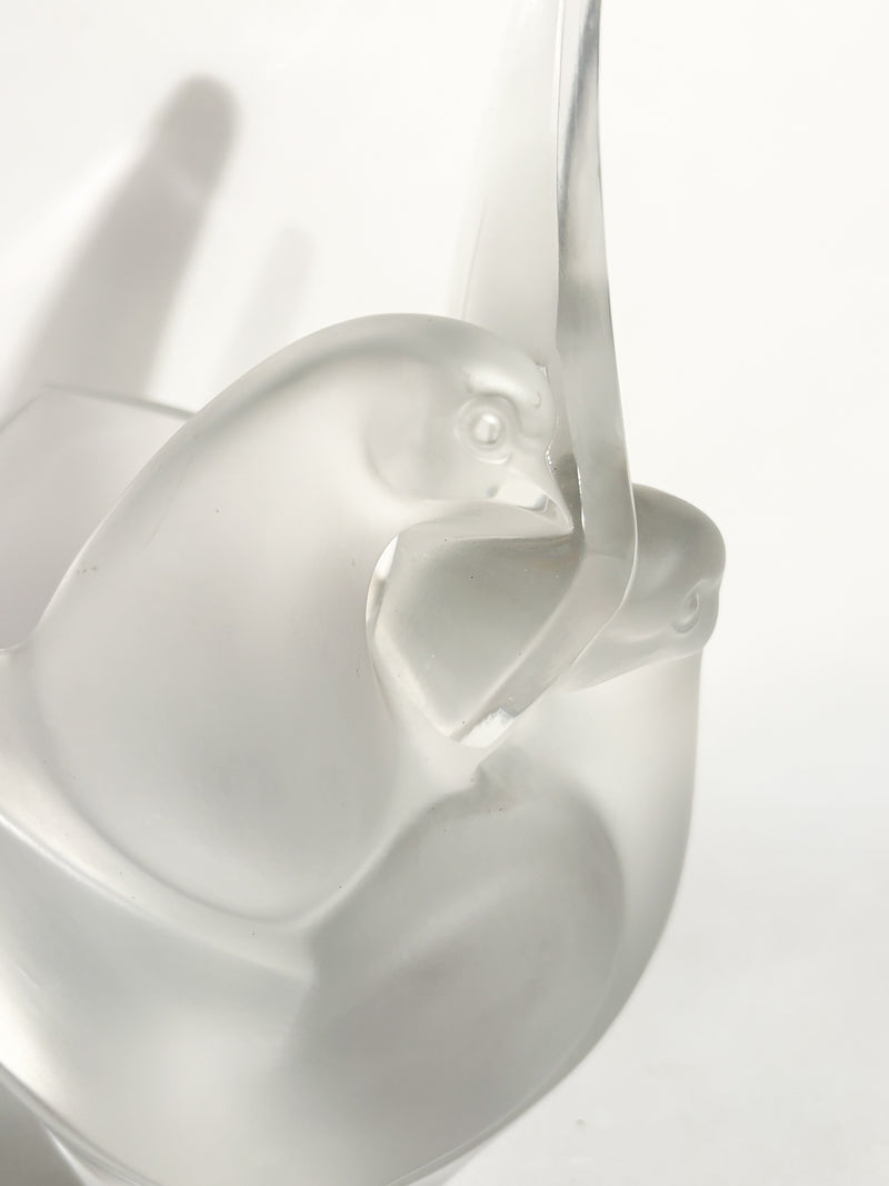Vaso in Cristallo di Lalique "Sylvie" con Due Colombe Intrecciate Anni 80