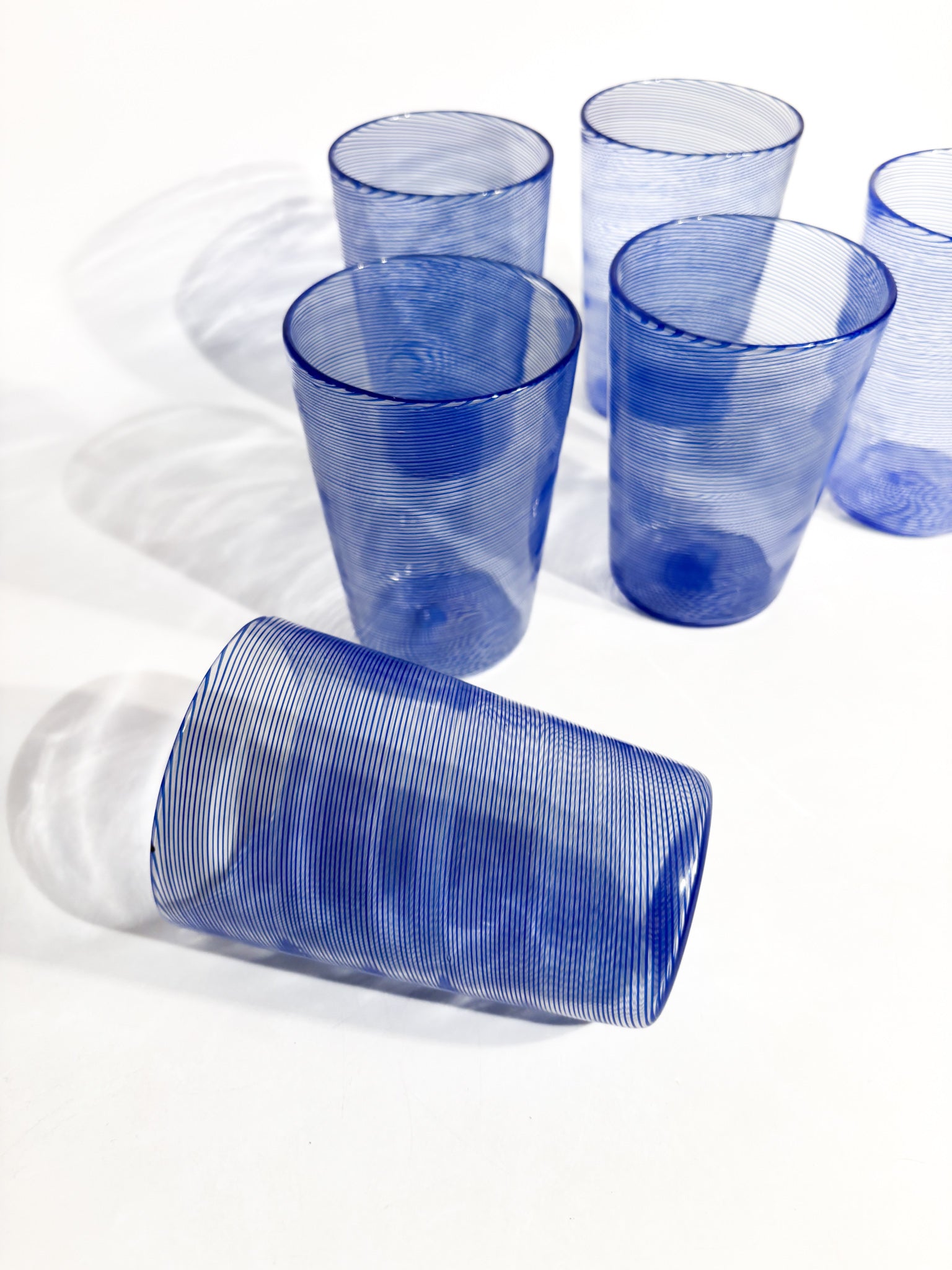Set da Sei Bicchieri in Vetro di Murano Blu Lavorazione Filigrana Anni 70