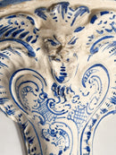 Mensola da Parete in Ceramica Italiana Bianca e Blu Primi Novecento