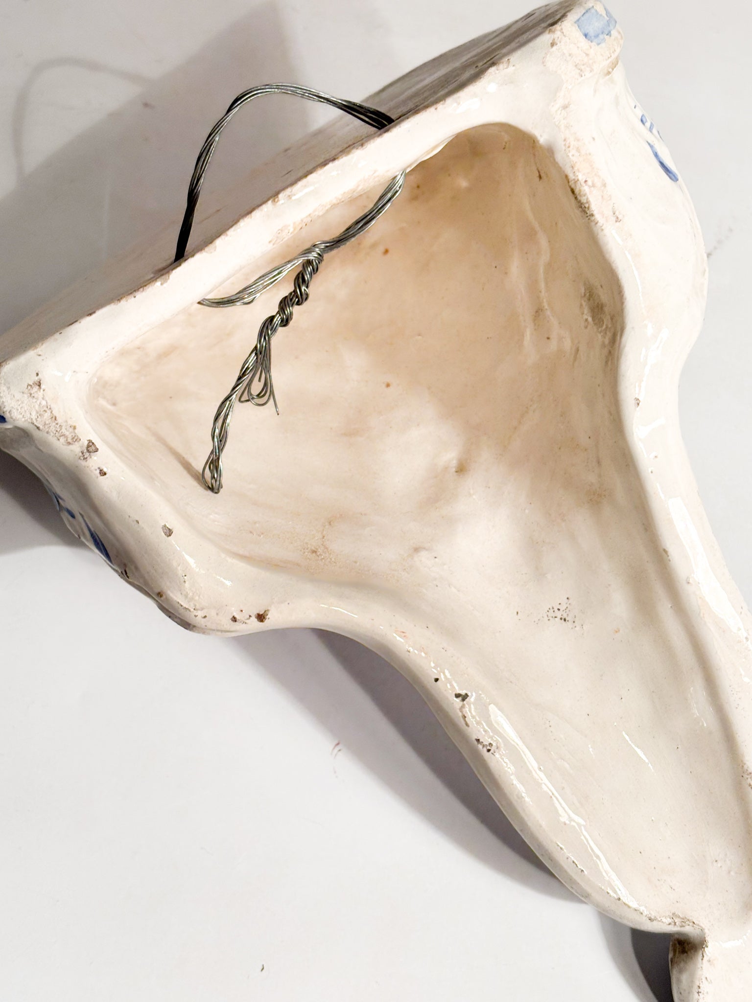 Wall Shelf in White and Blue Italian Ceramic Early Twentieth Century