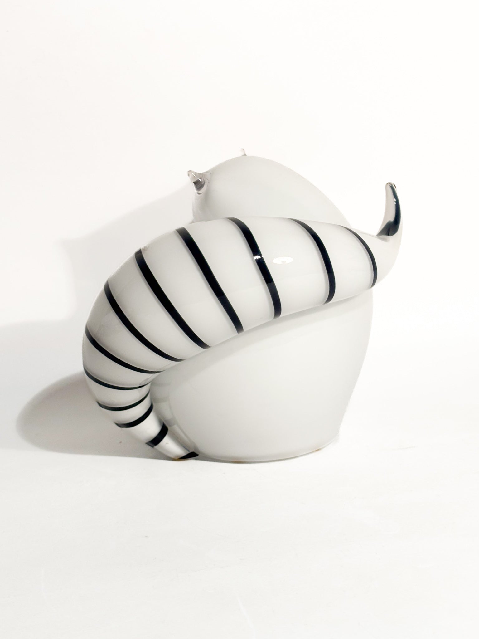 Scultura di Gatto in Vetro di Murano Bianco e Nero di Seguso Anni 90