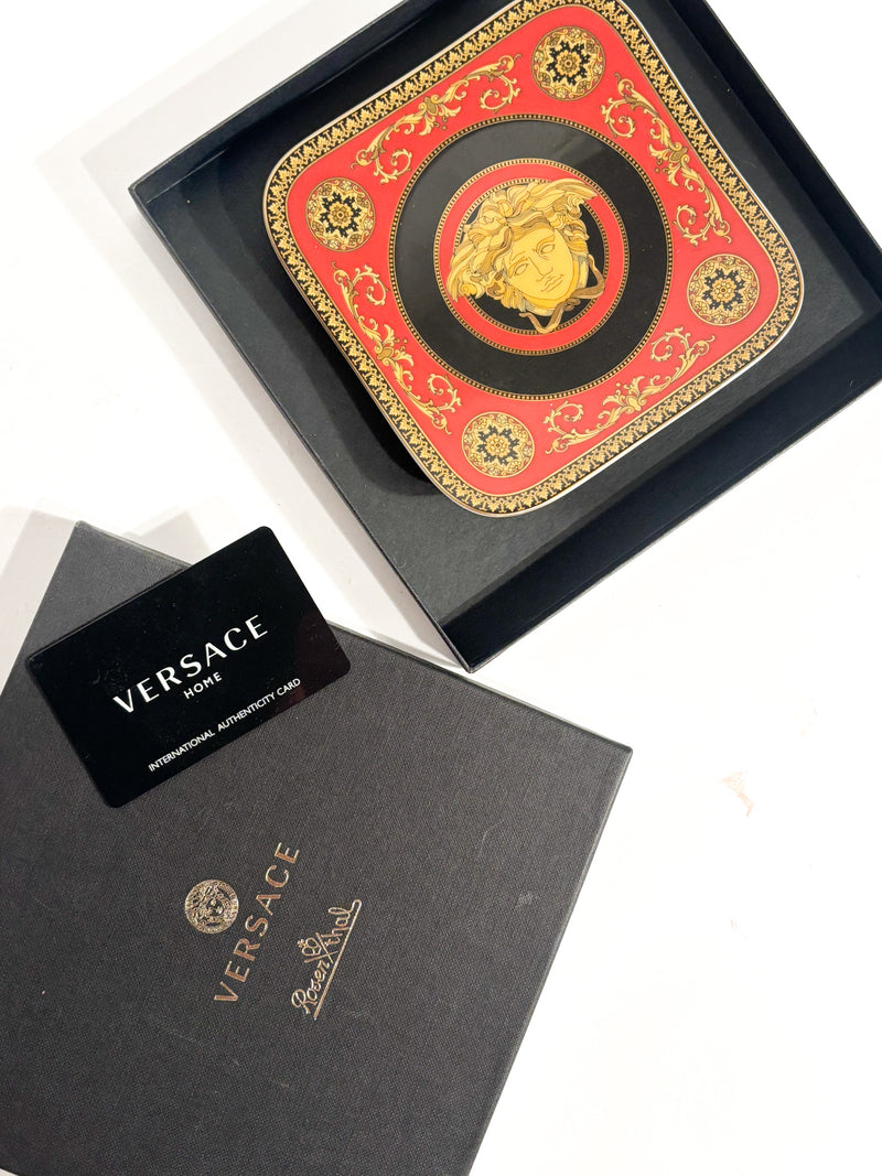 Piatto Quadrato Medusa Rossa Di Versace per Rosenthal