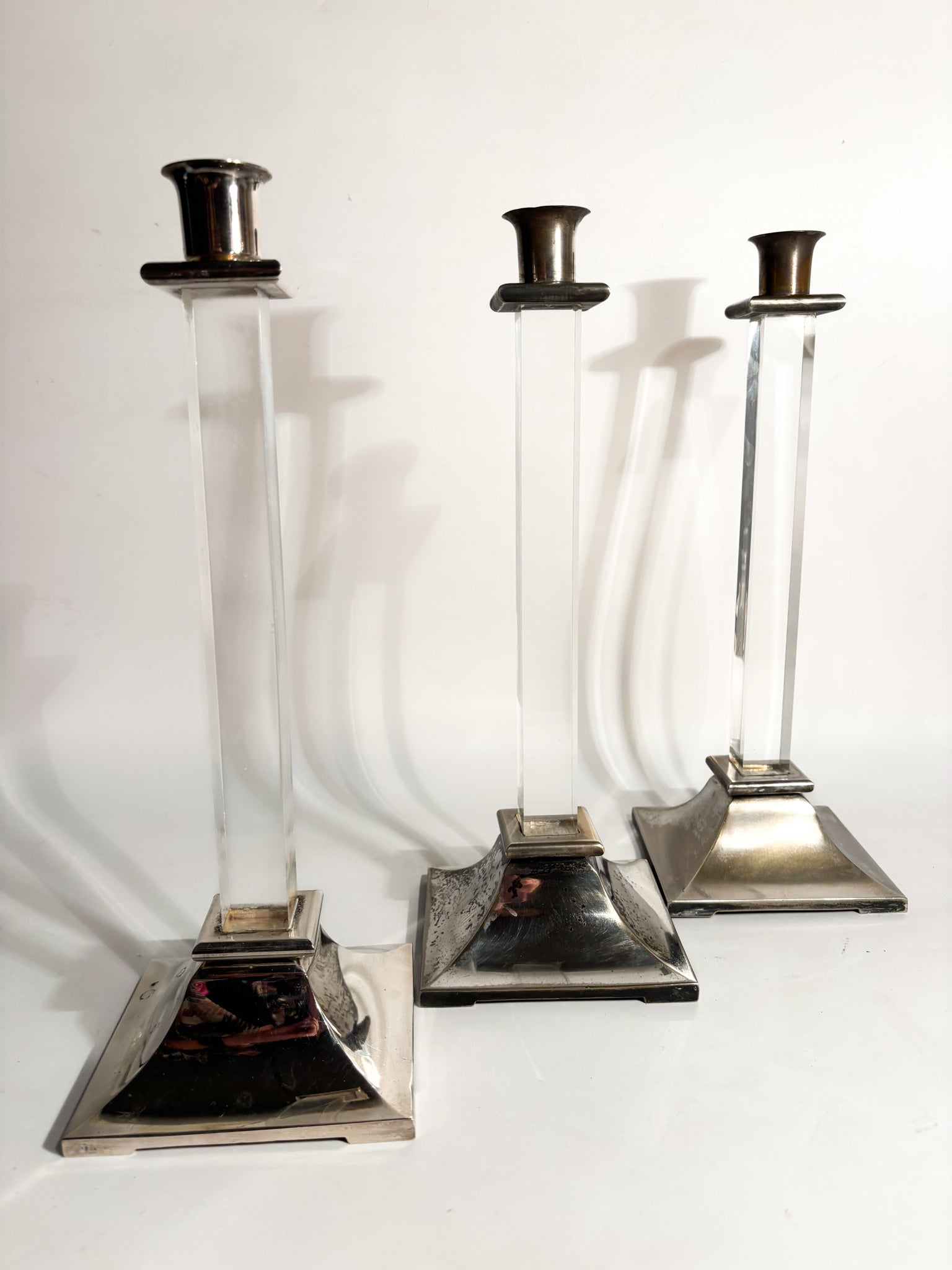 Set da Tre Portacandele in Plexiglass e Metallo Argentato Anni 70